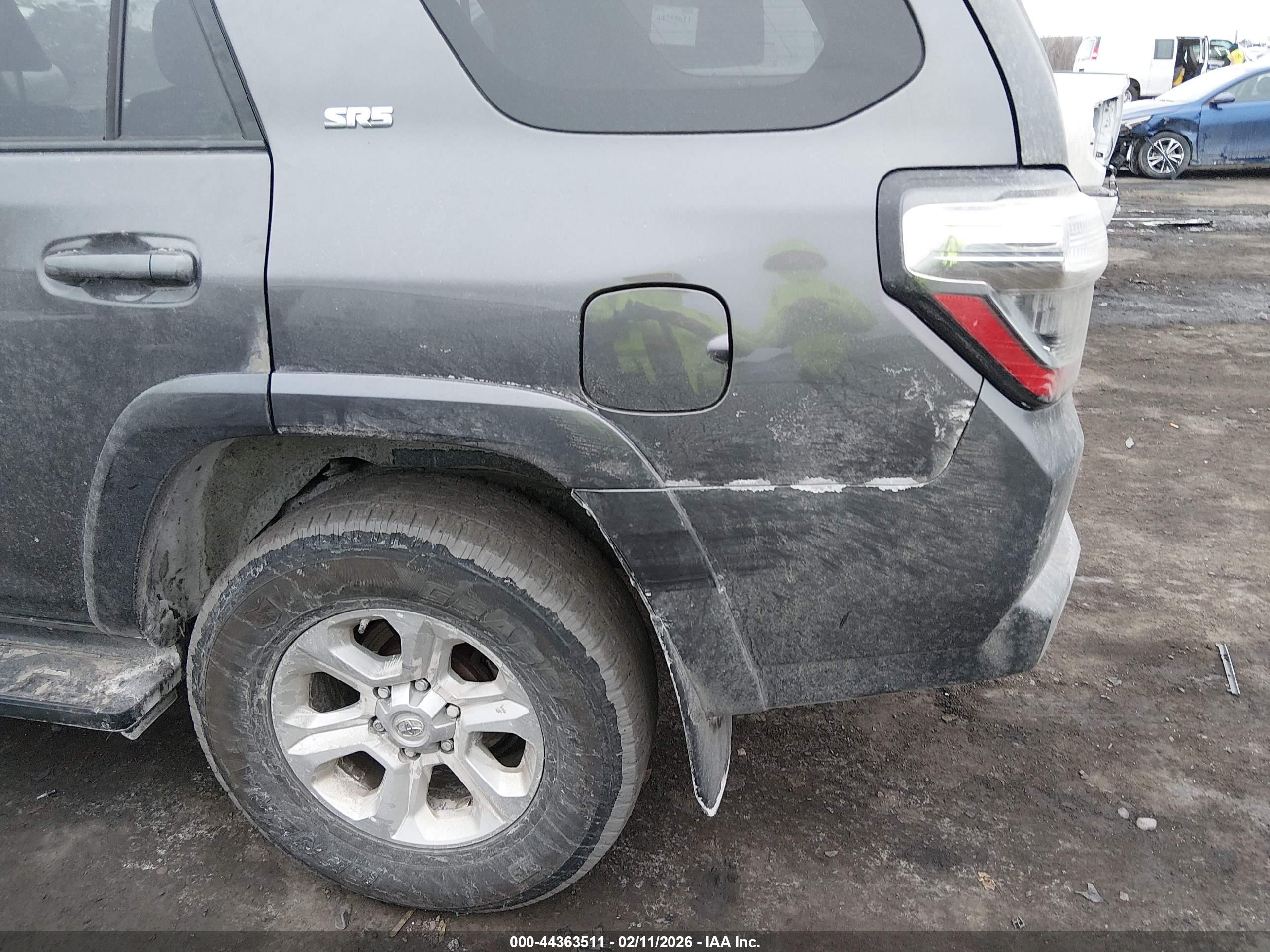 TOYOTA 4RUNNER image 6