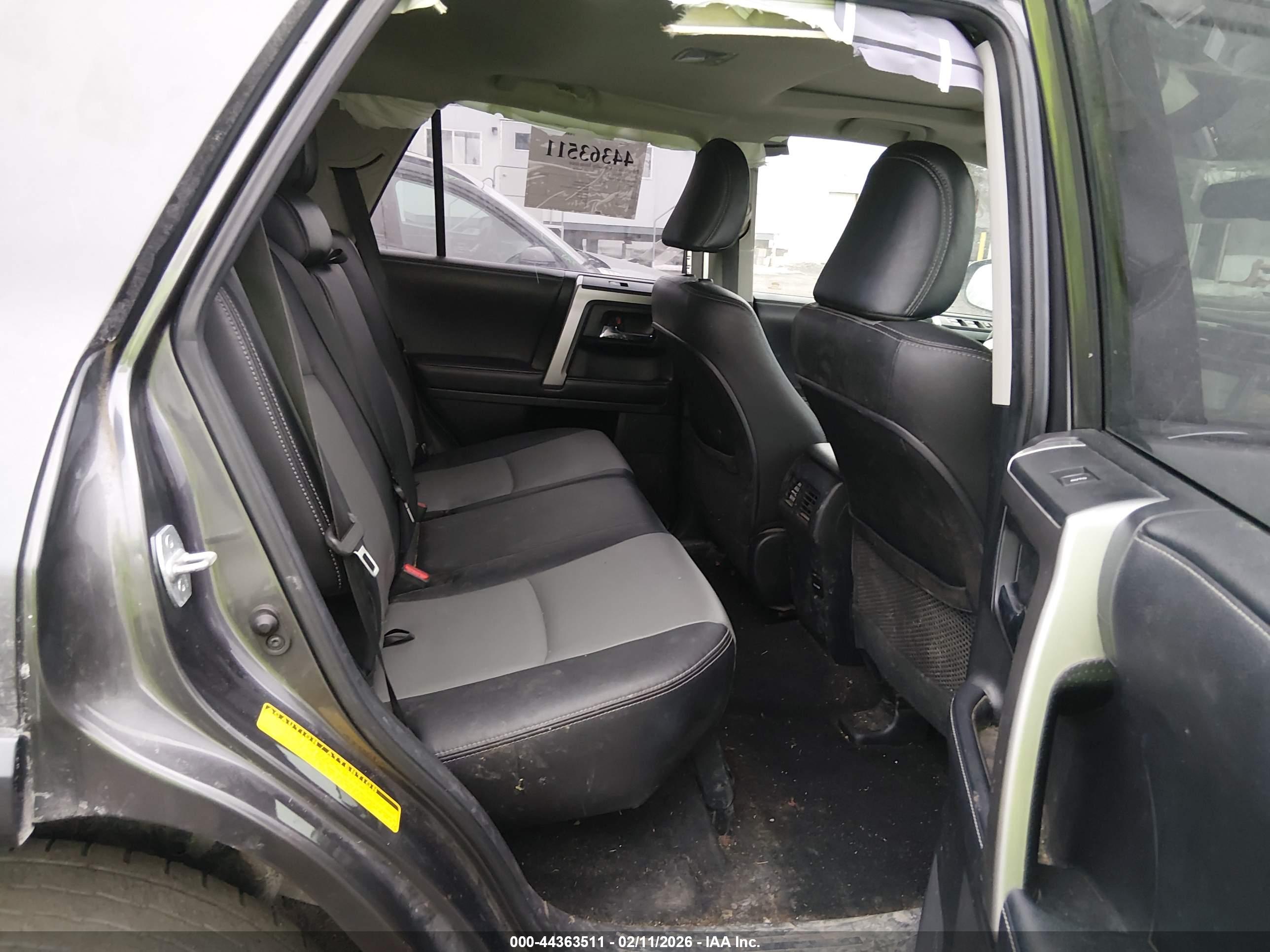 TOYOTA 4RUNNER image 8