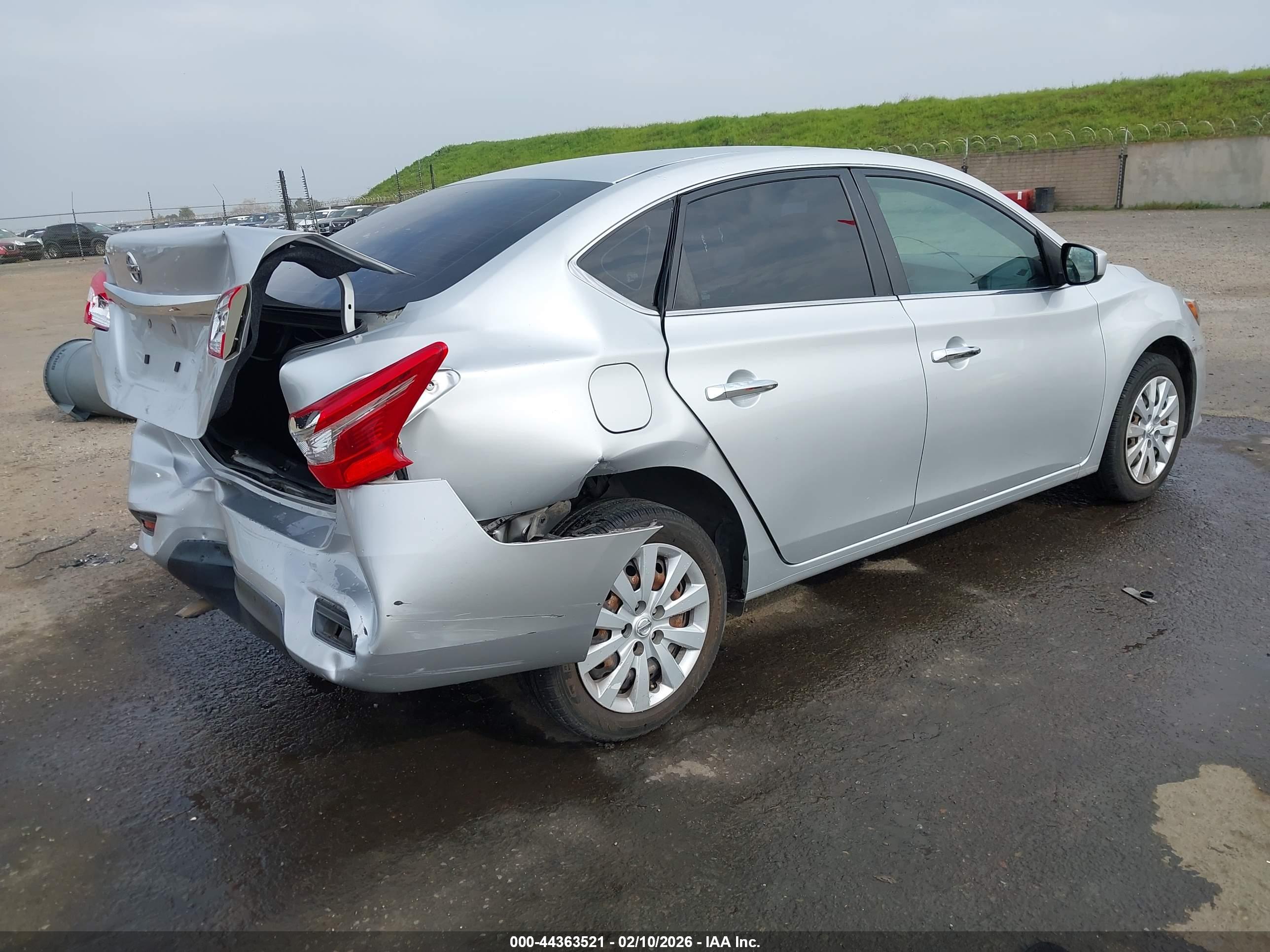 NISSAN SENTRA image 4