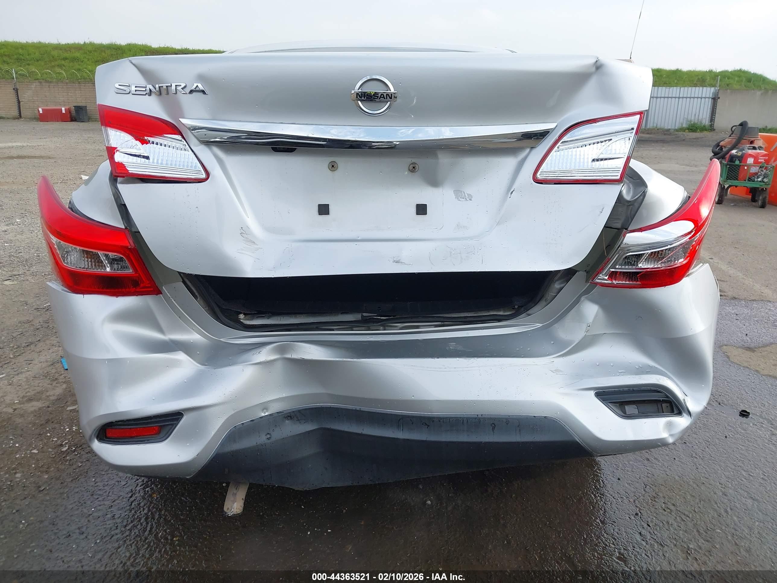 NISSAN SENTRA image 6