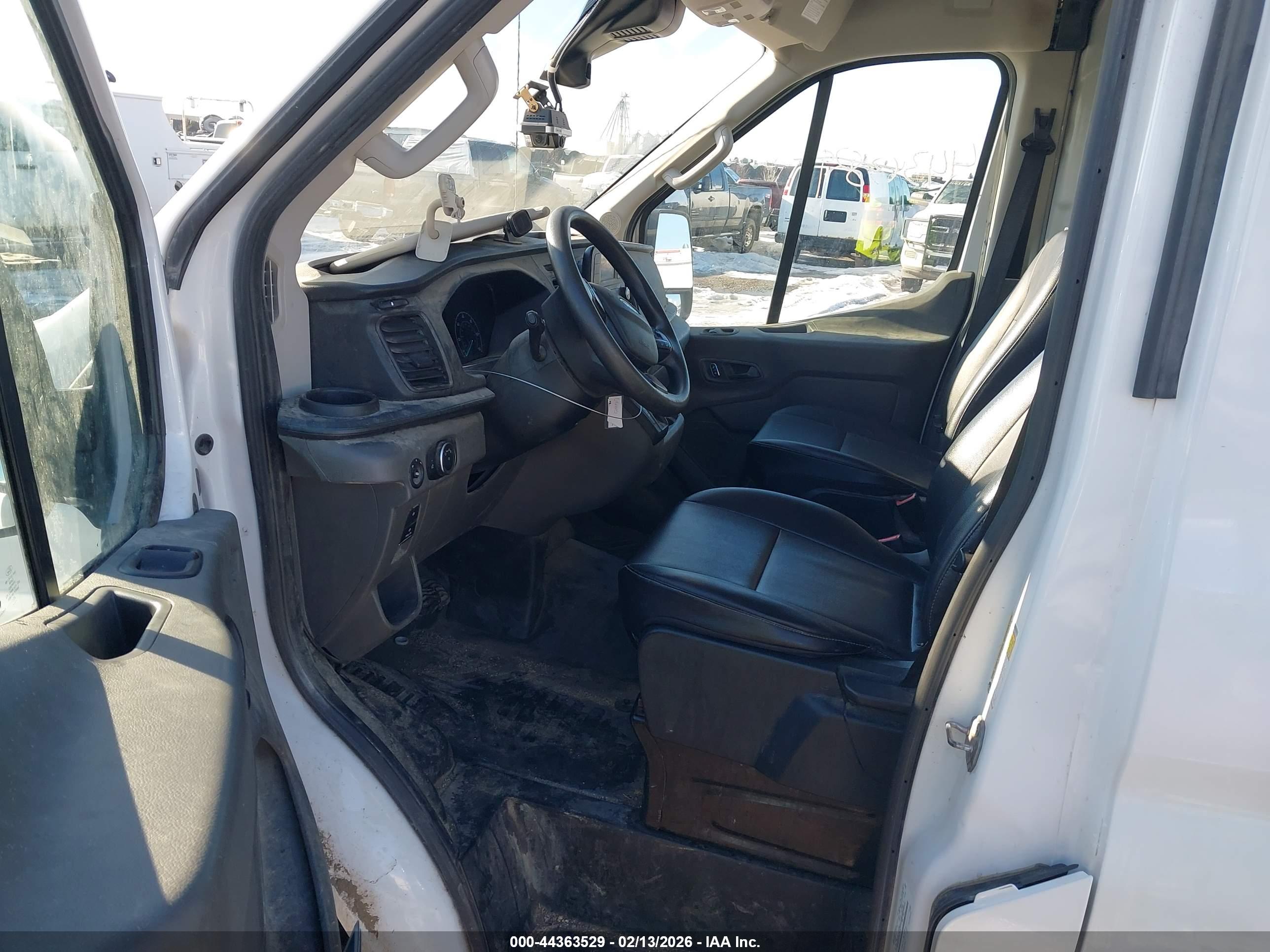 FORD TRANSIT-250 image 5