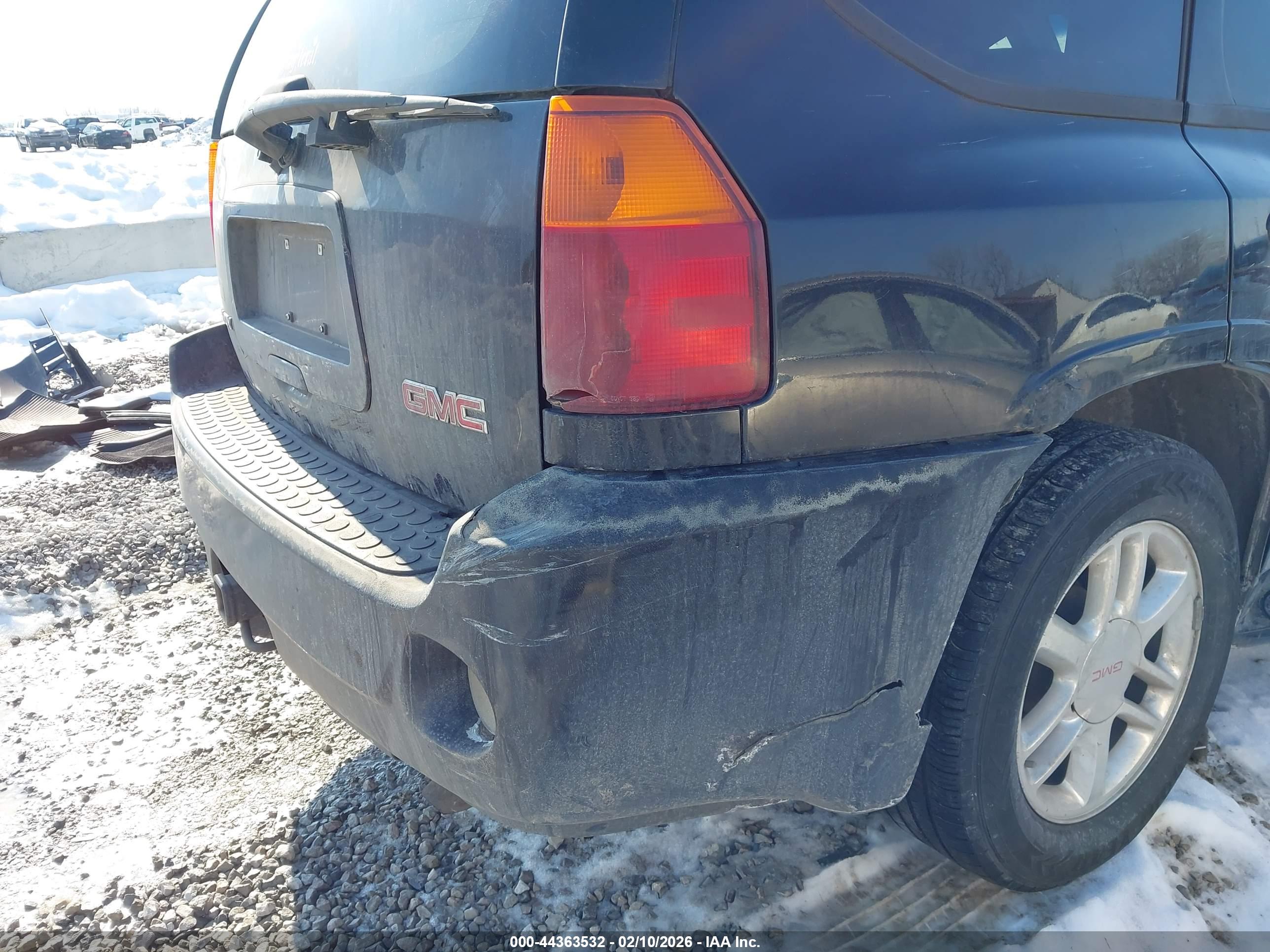 GMC ENVOY image 6