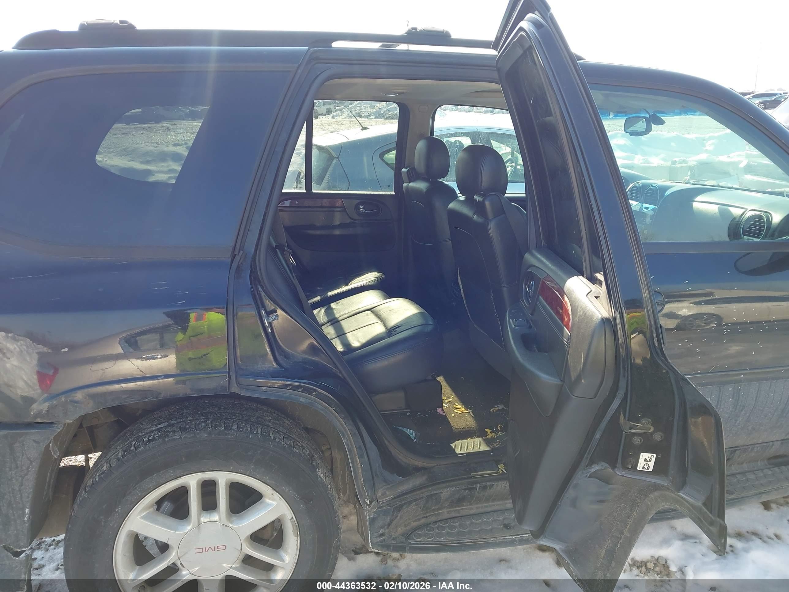 GMC ENVOY image 8
