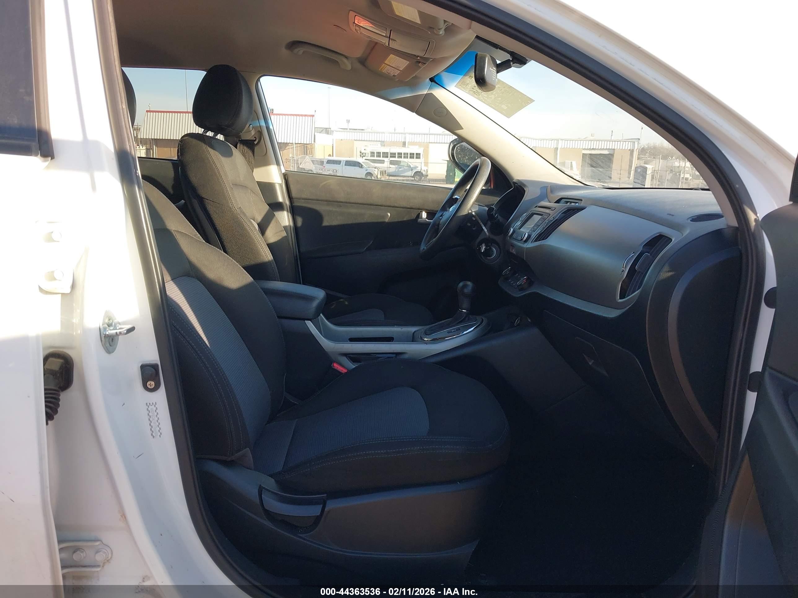 KIA SPORTAGE image 5