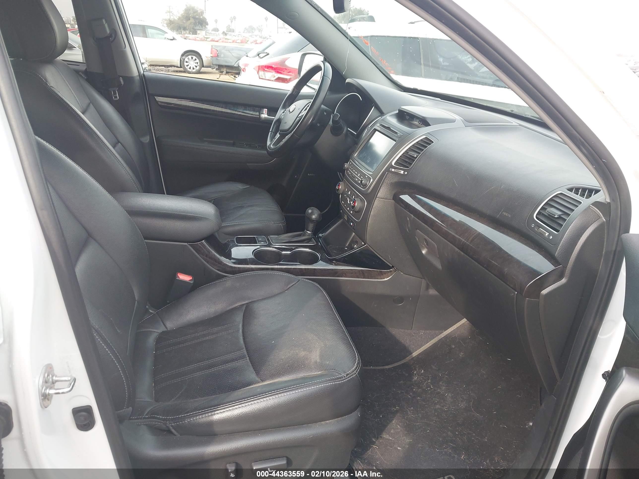 KIA SORENTO image 5