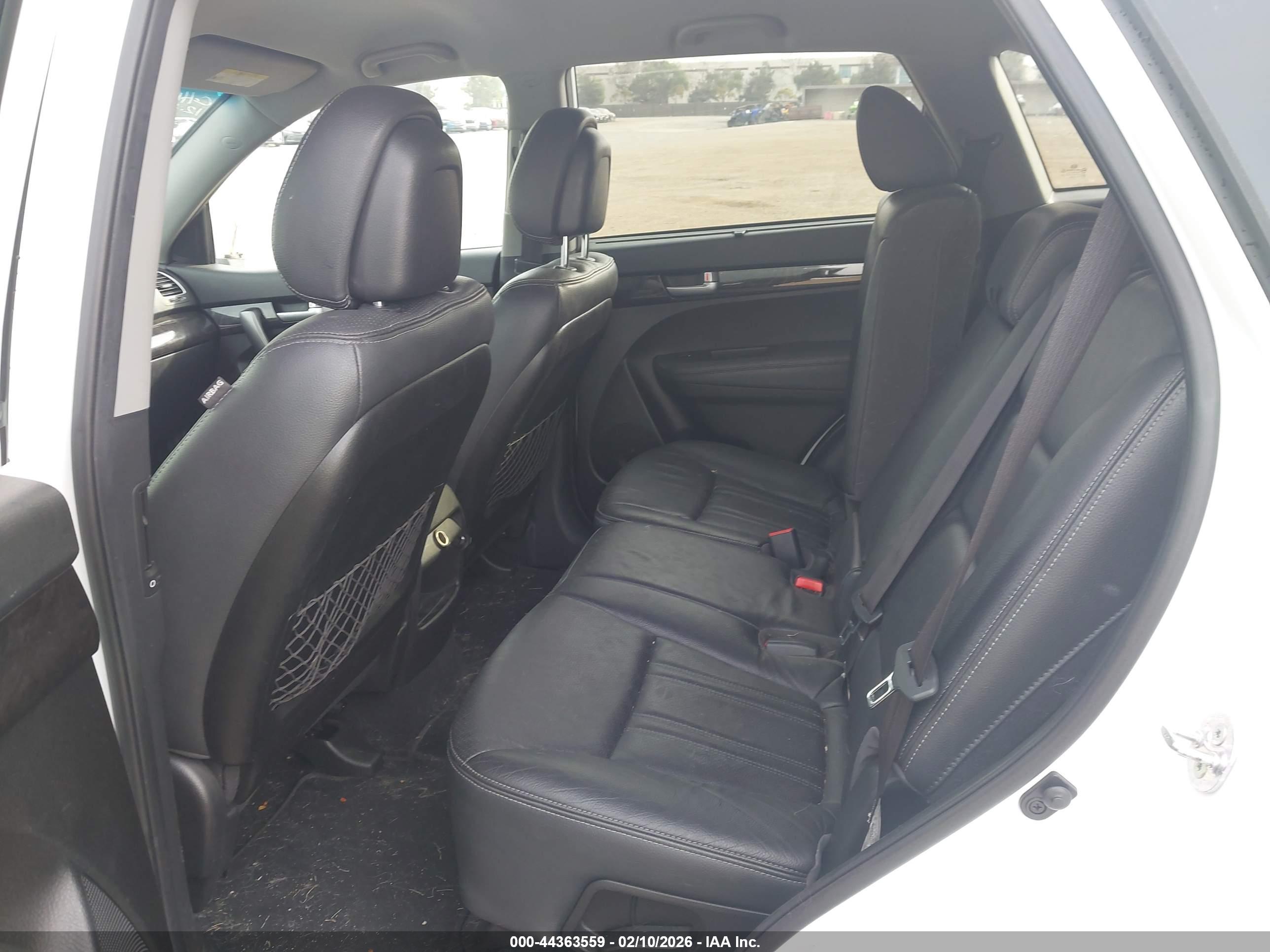 KIA SORENTO image 8