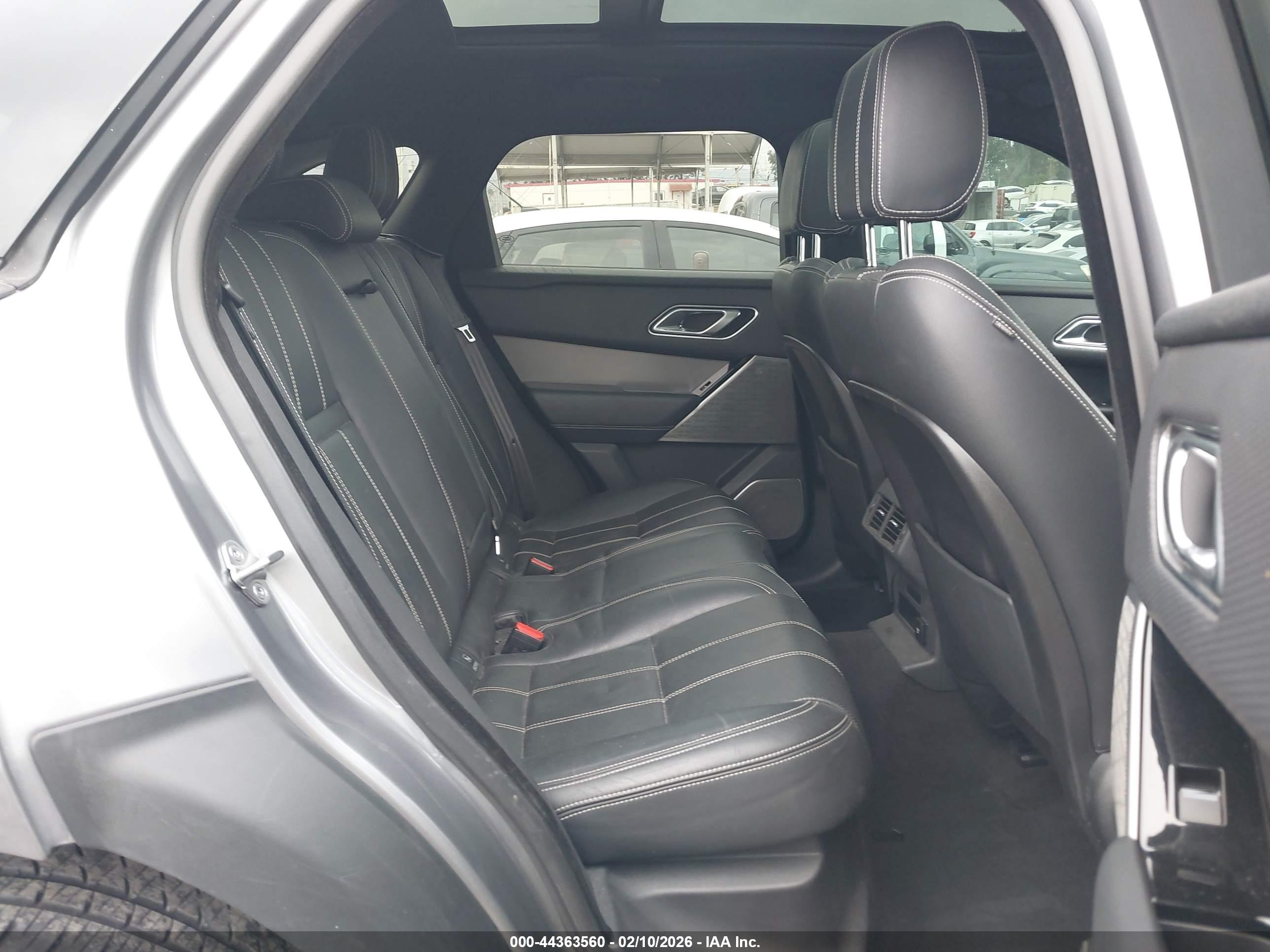 LAND ROVER image 8