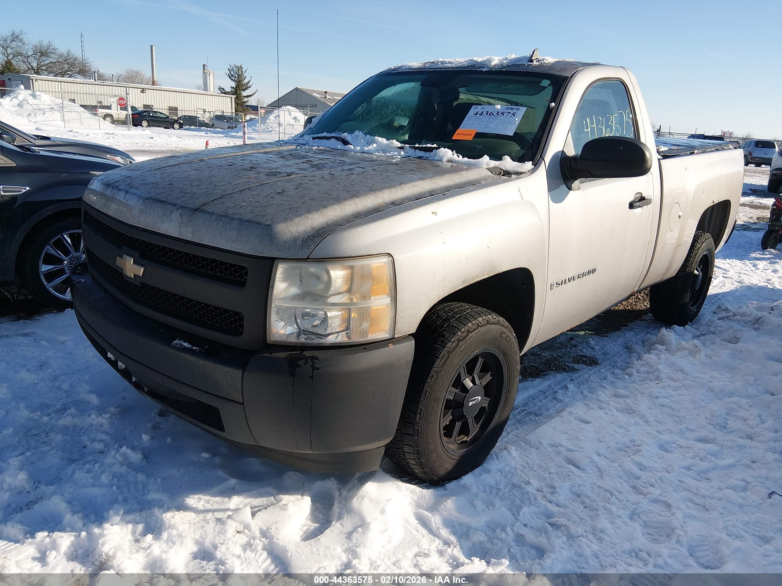 CHEVROLET SILVERADO image 2