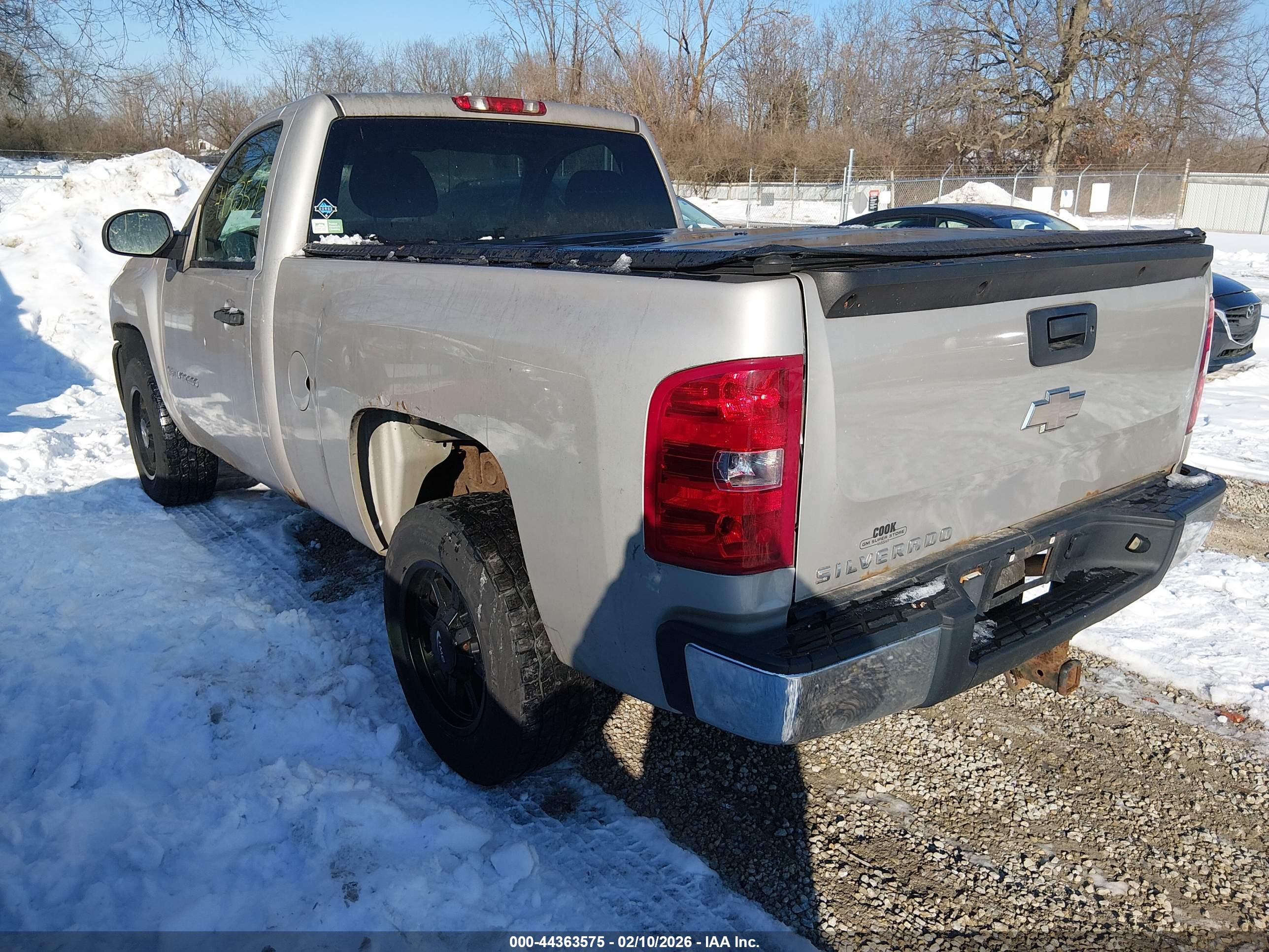 CHEVROLET SILVERADO image 3