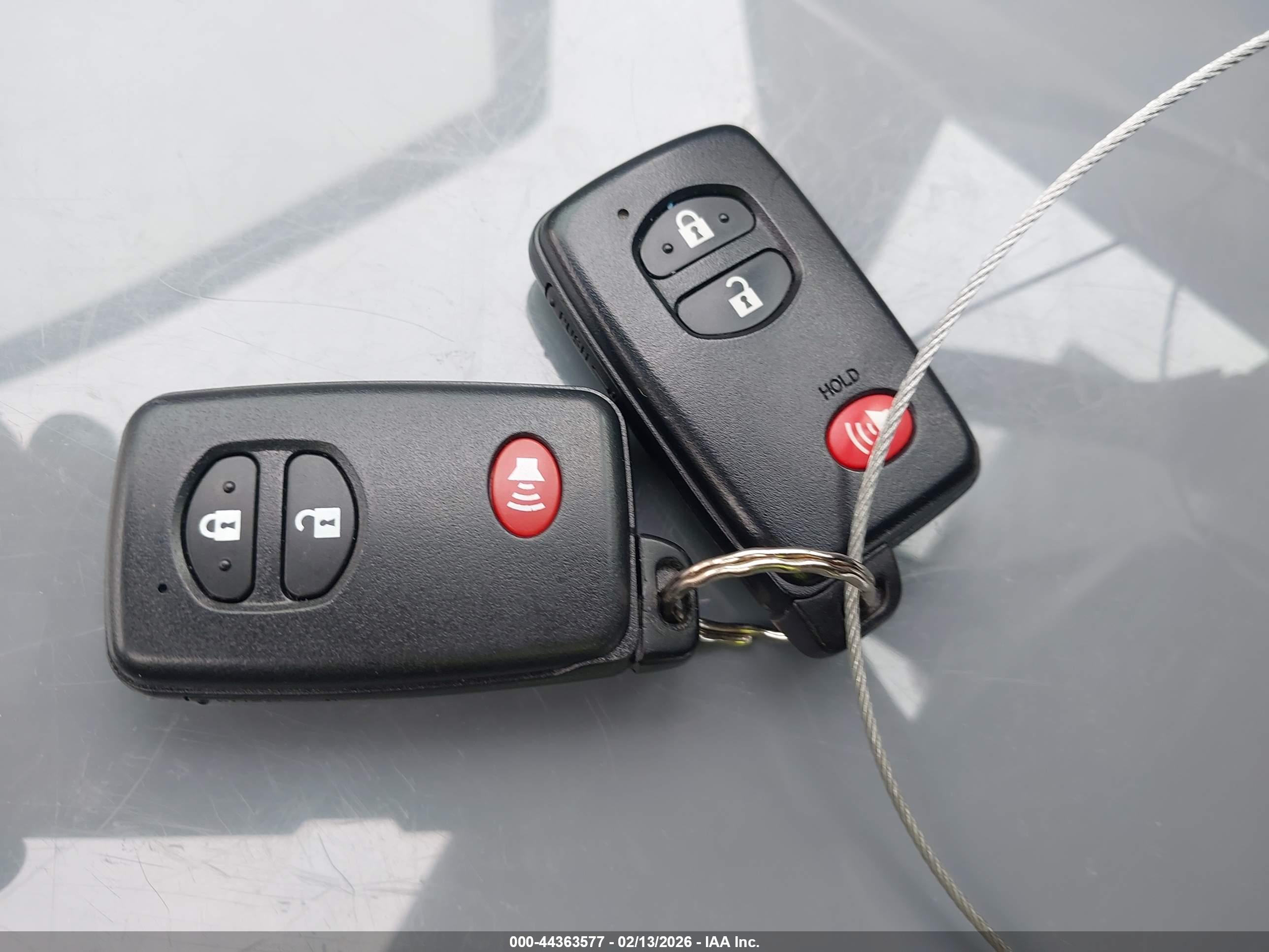 TOYOTA PRIUS image 11