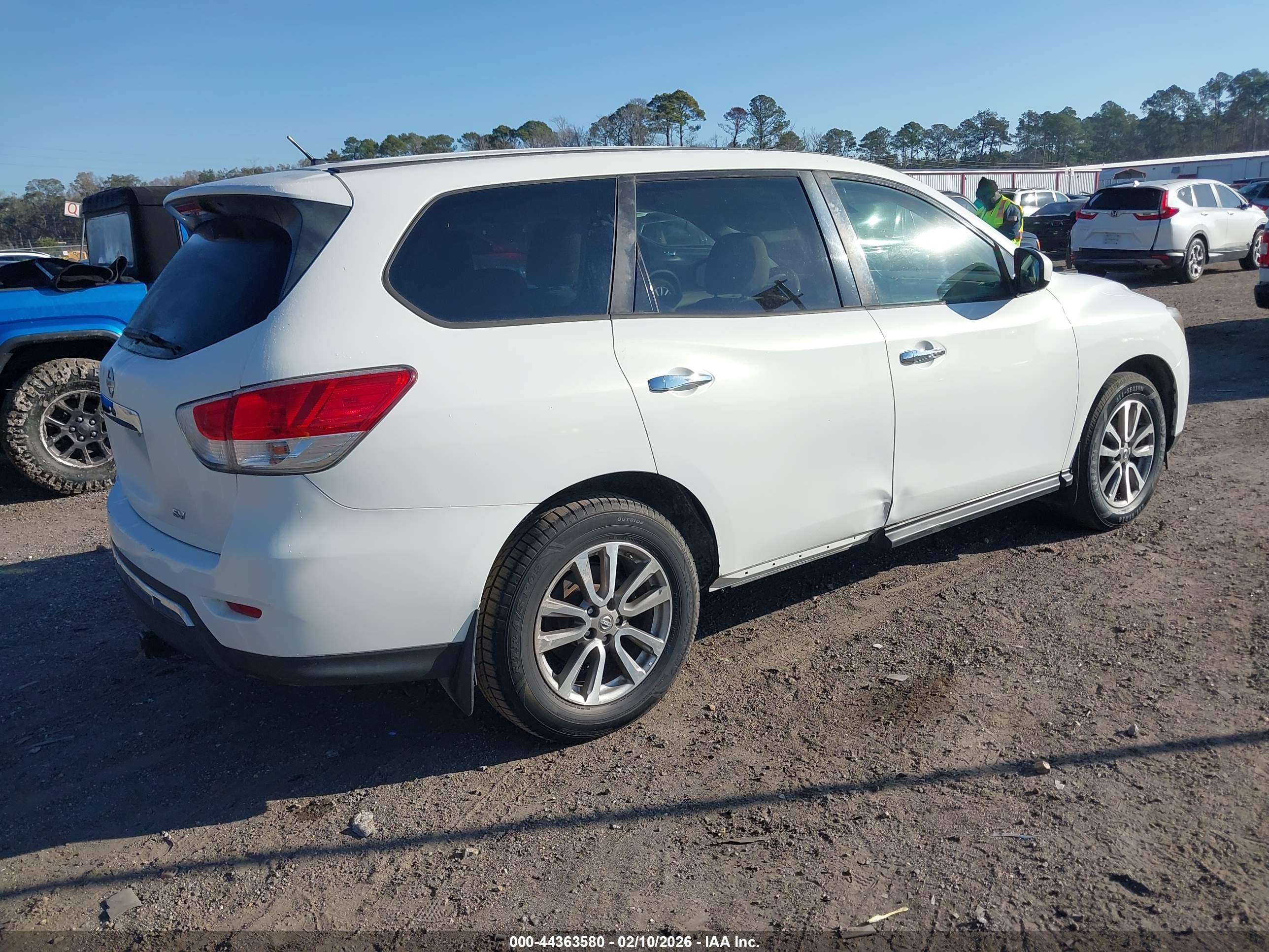 NISSAN PATHFINDER image 4