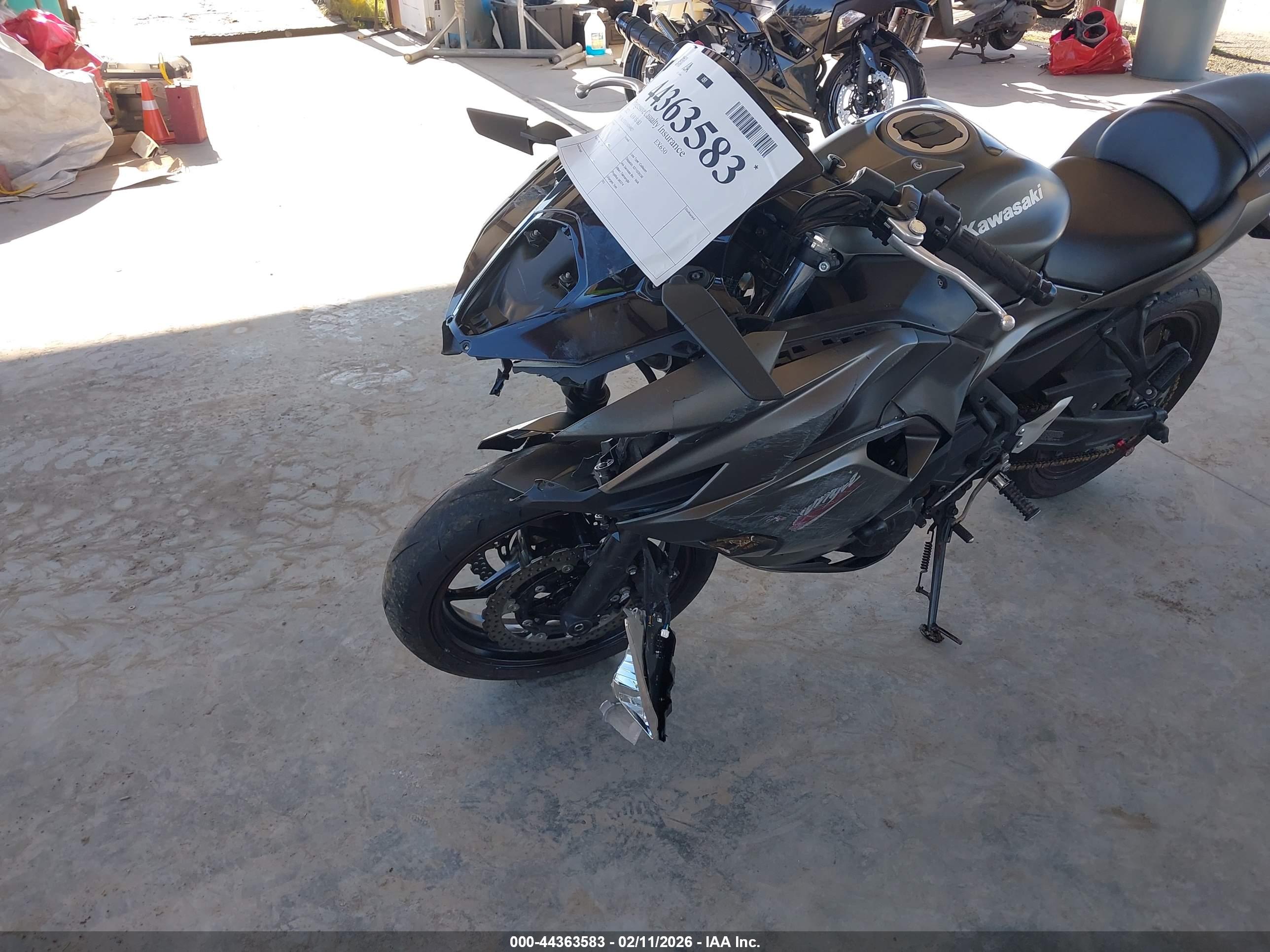 KAWASAKI EX650 image 2