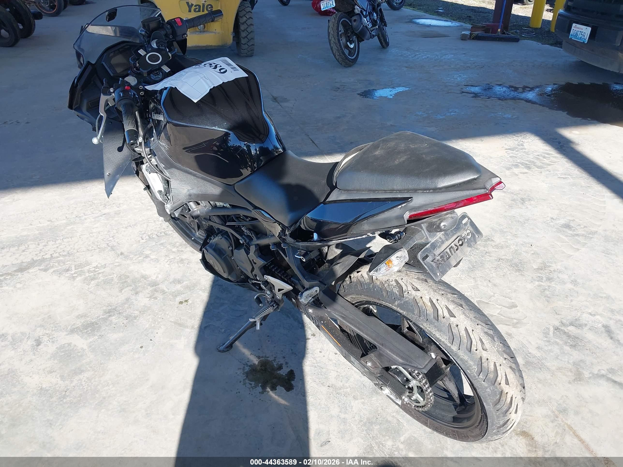 KAWASAKI EX500 image 3
