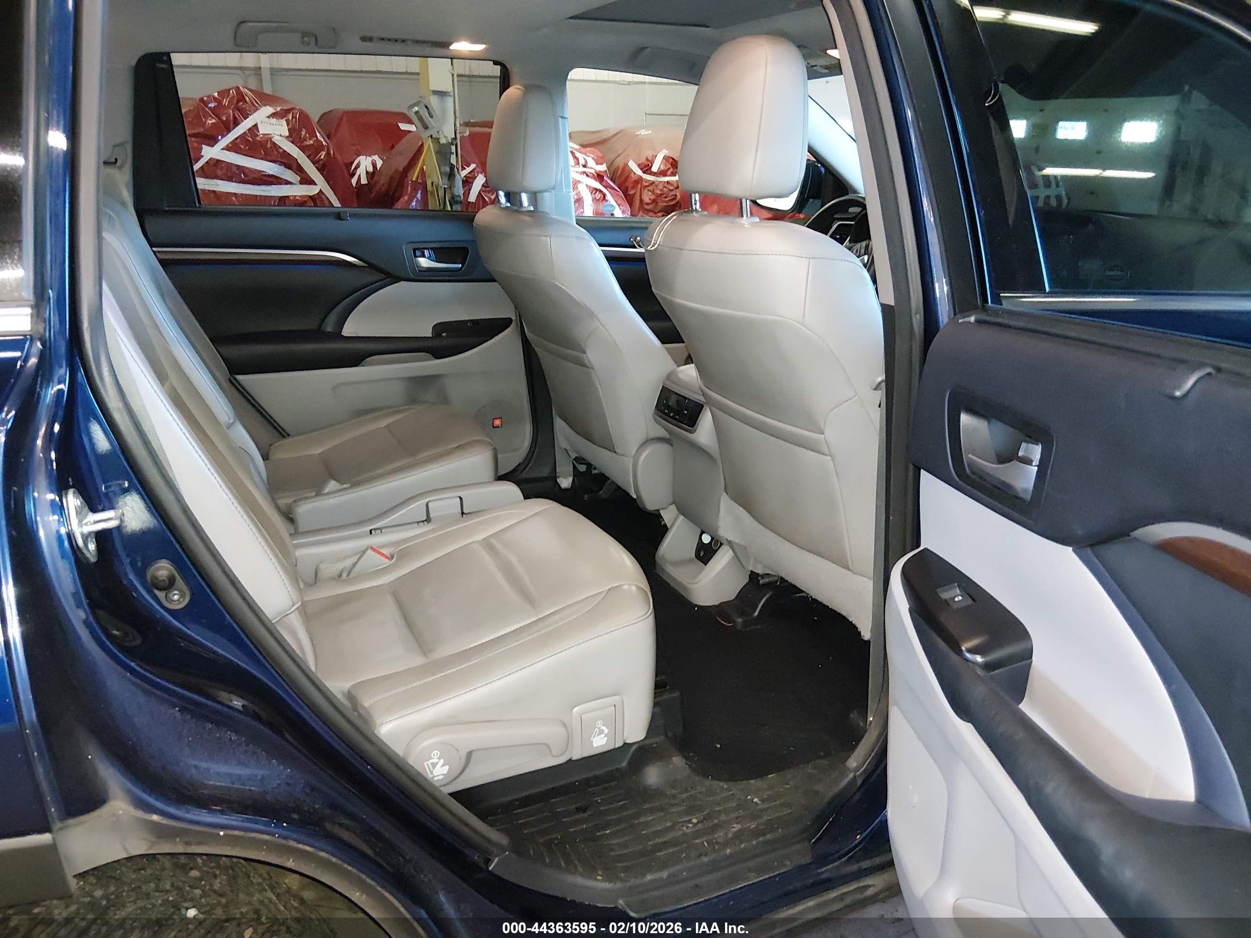 TOYOTA HIGHLANDER image 8