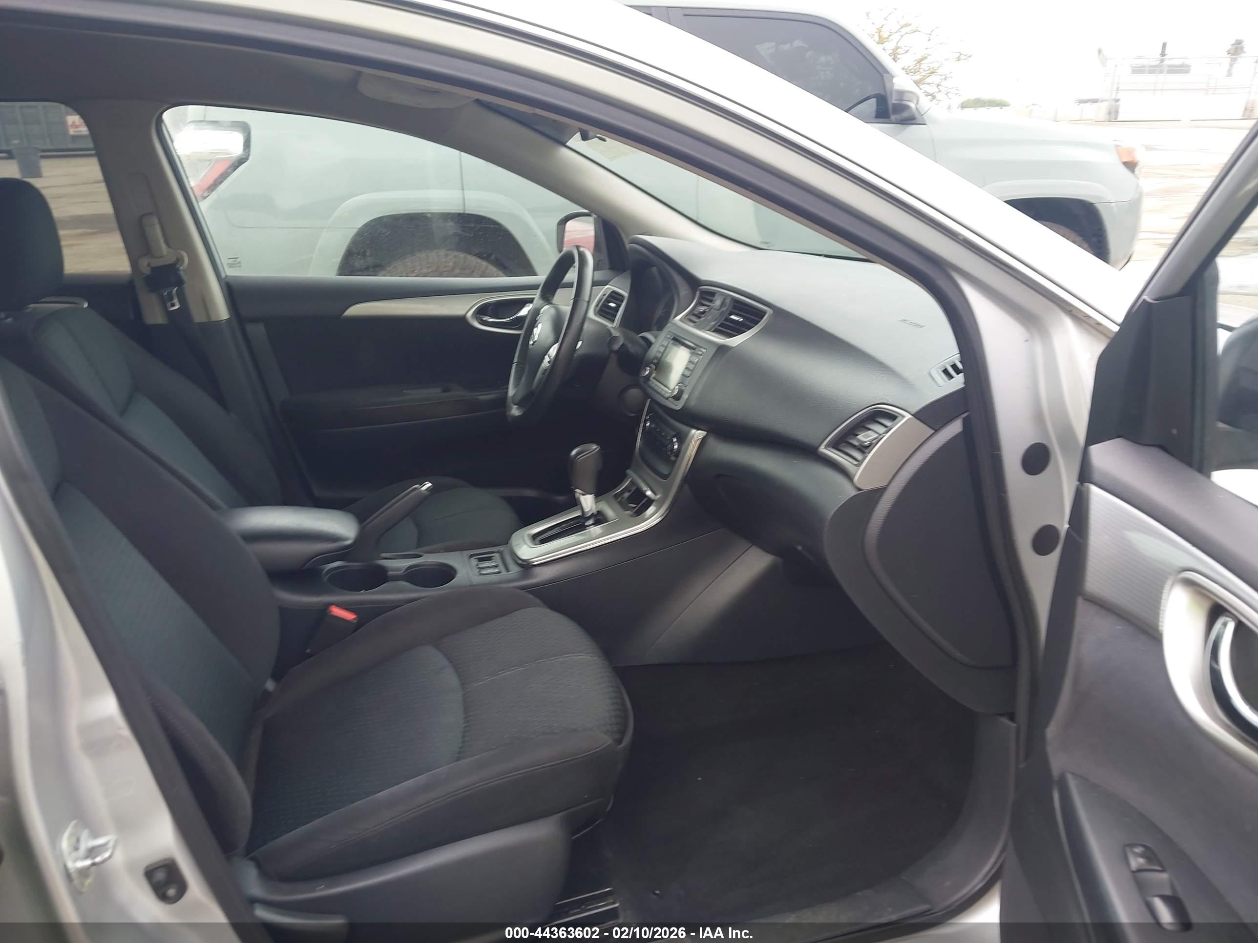 NISSAN SENTRA image 5