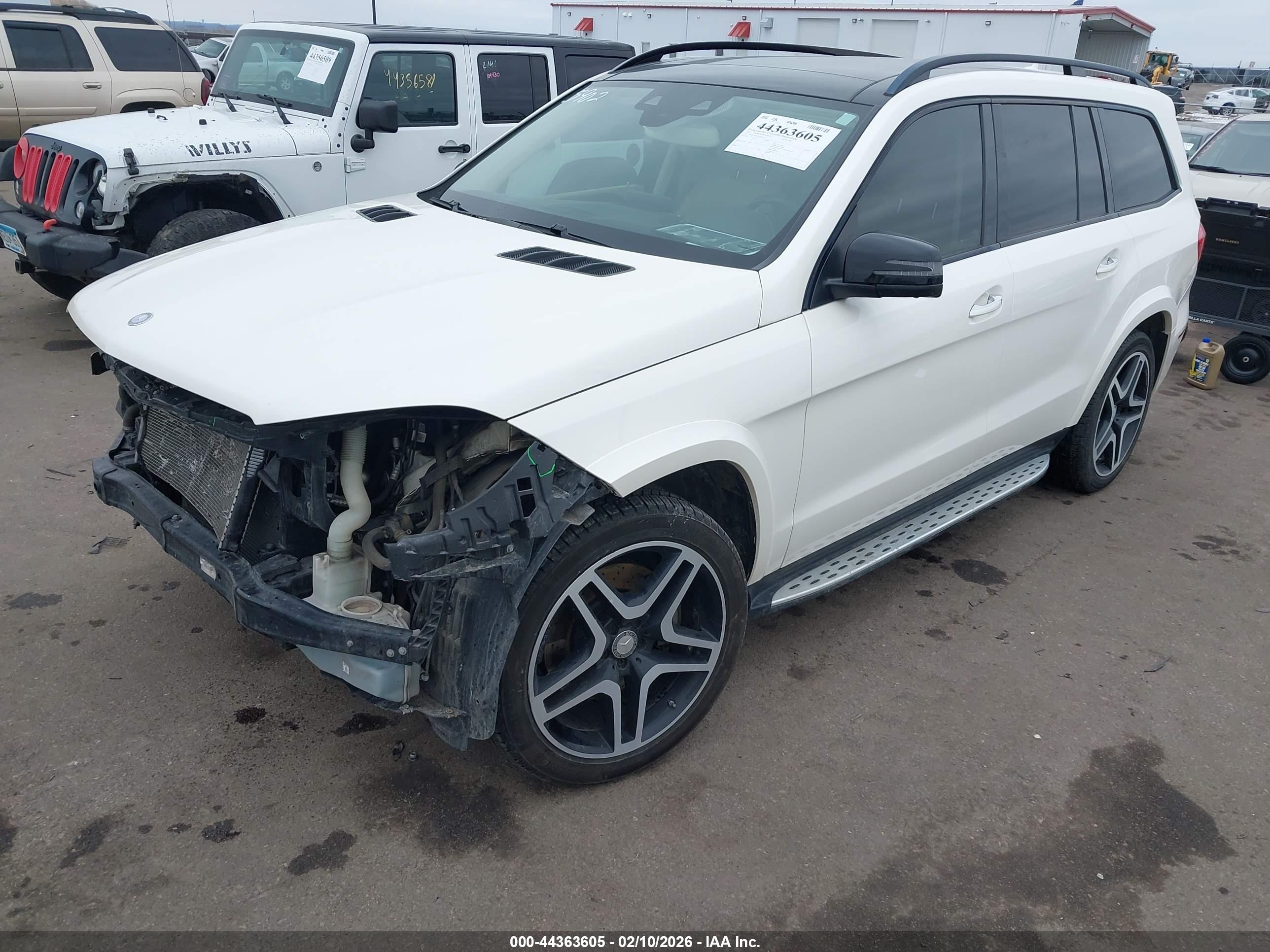 MERCEDES-BENZ GLS image 2