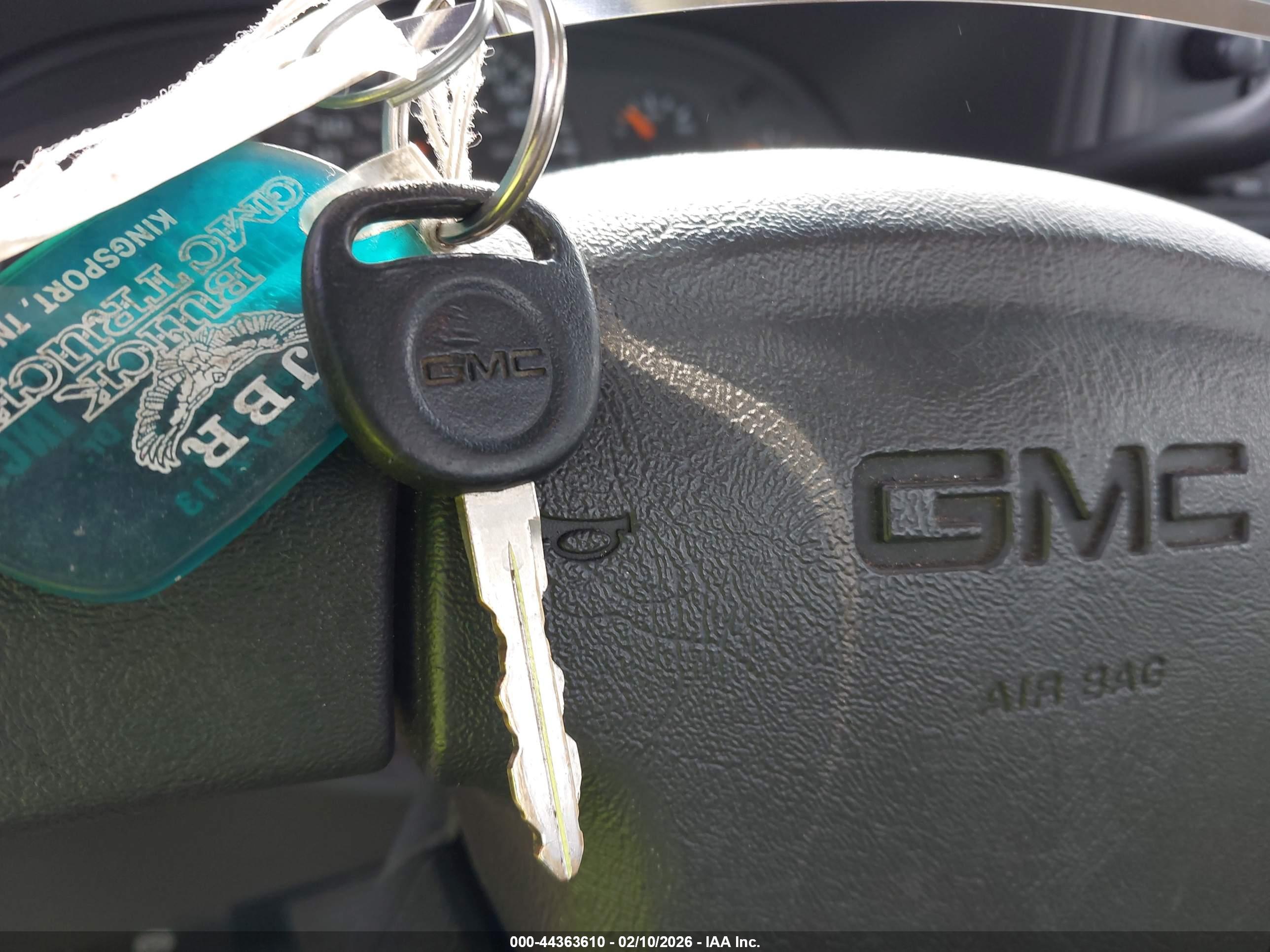 GMC SIERRA image 11
