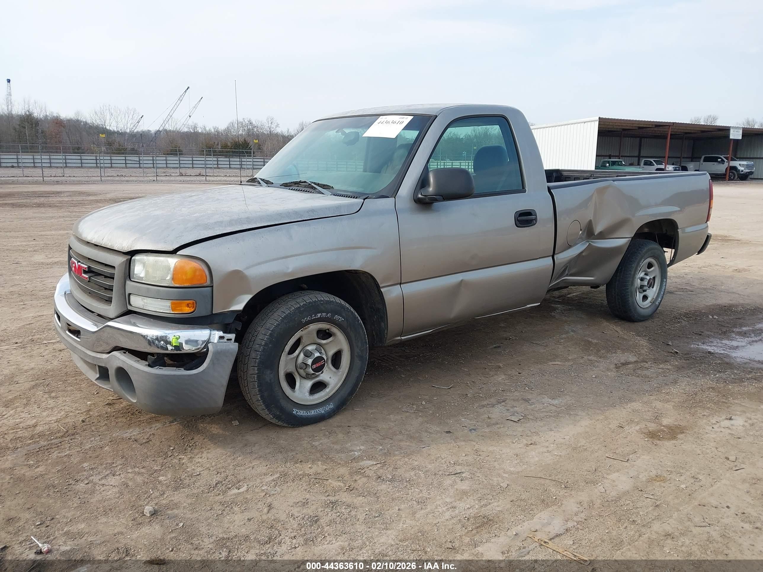 GMC SIERRA image 2
