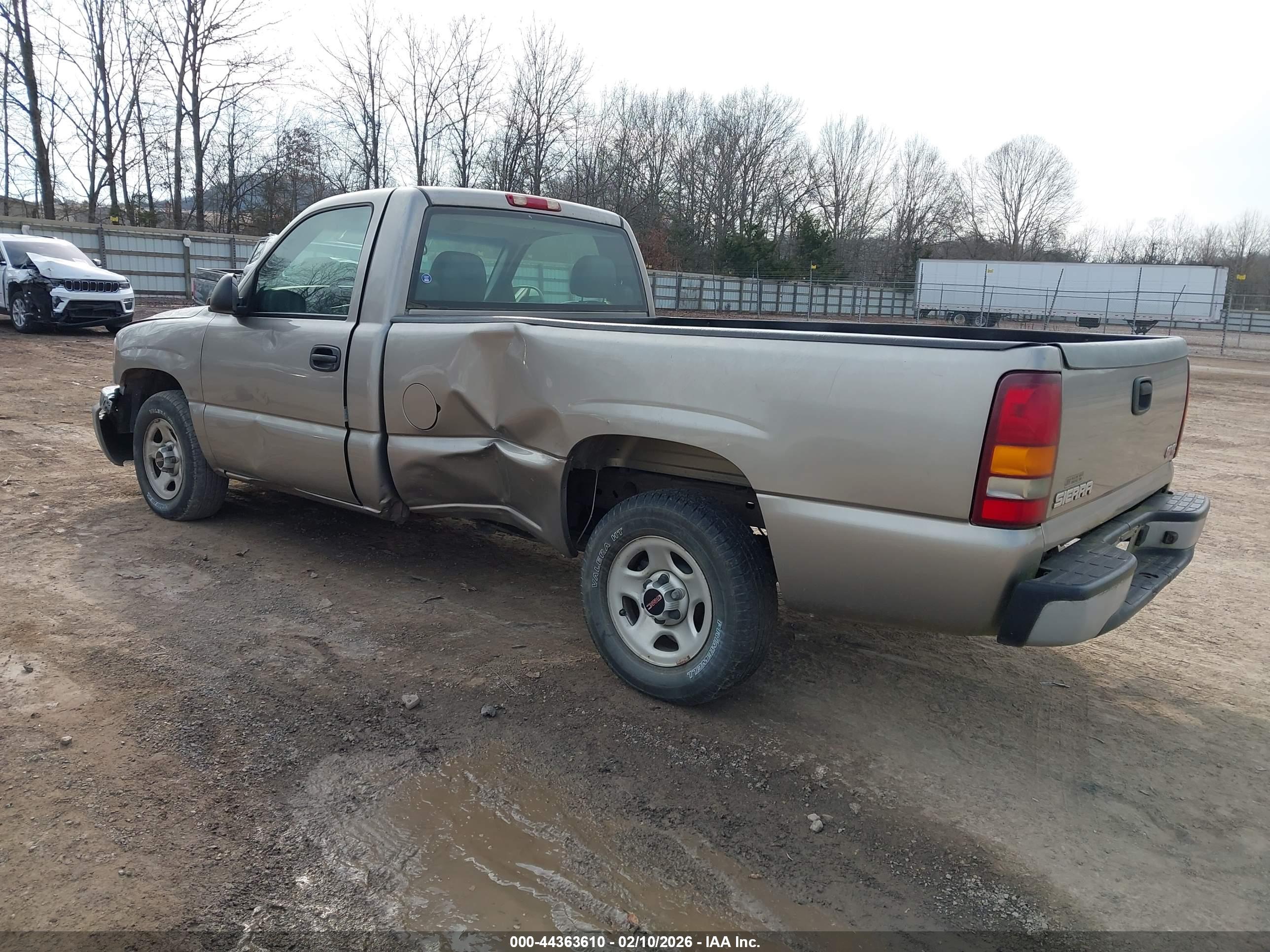 GMC SIERRA image 3