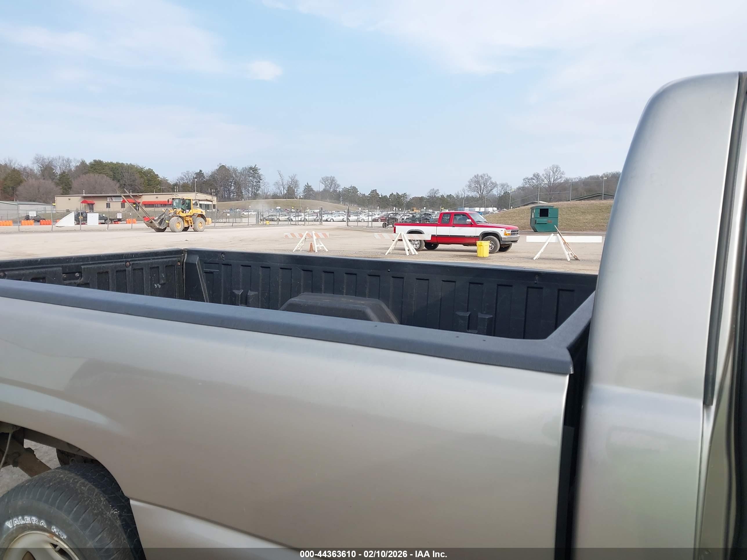 GMC SIERRA image 8