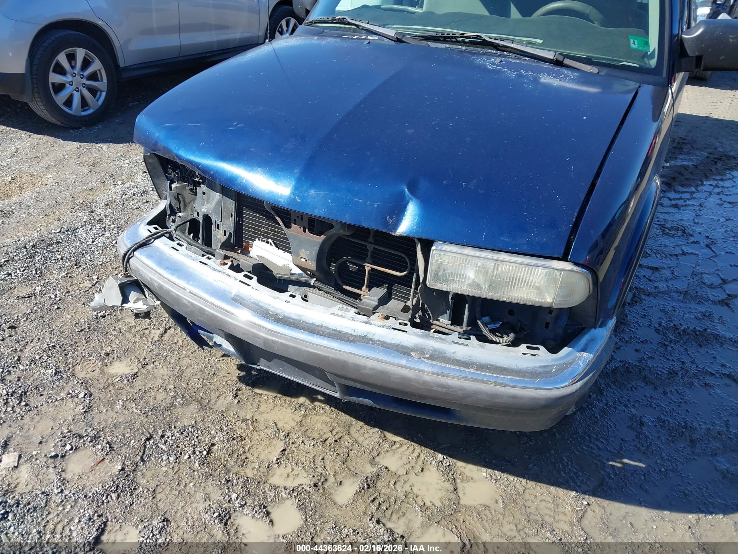 CHEVROLET S-10 image 6