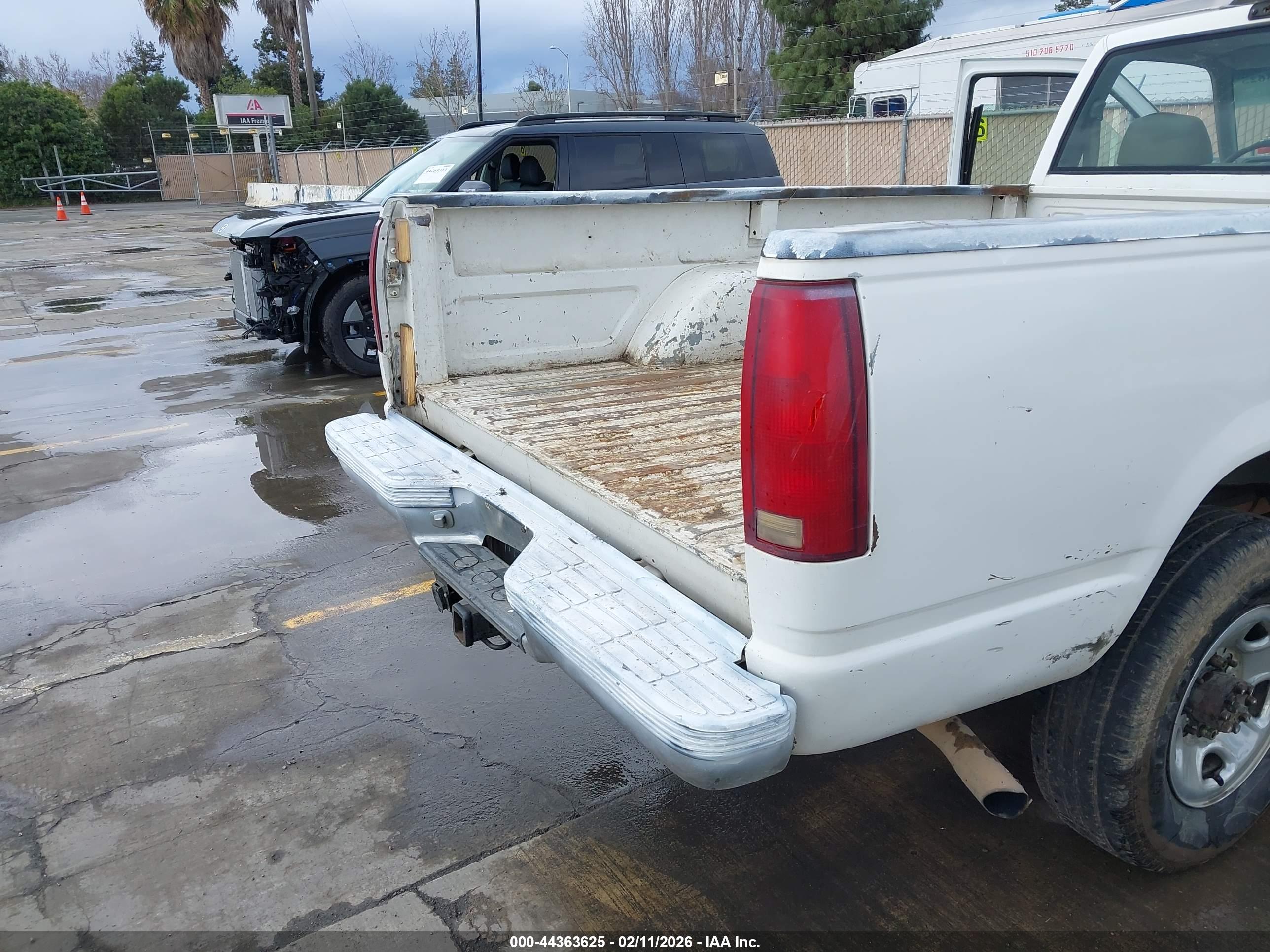 CHEVROLET C3500 image 6