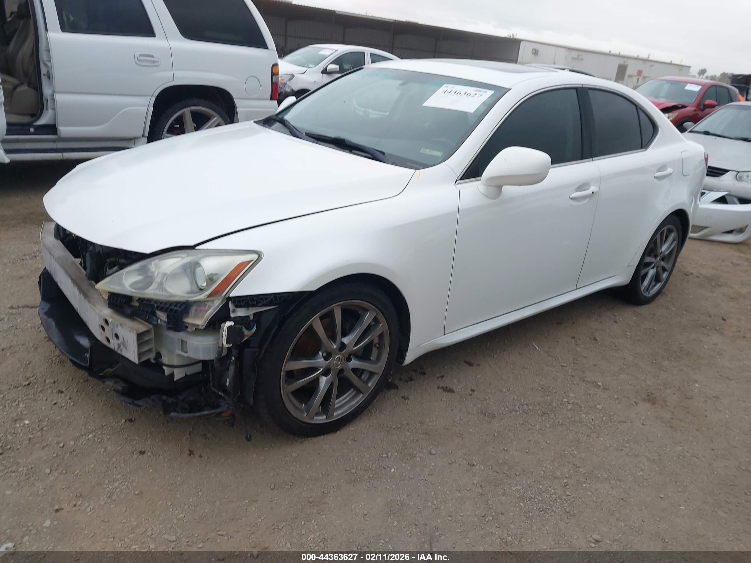 LEXUS IS image 2