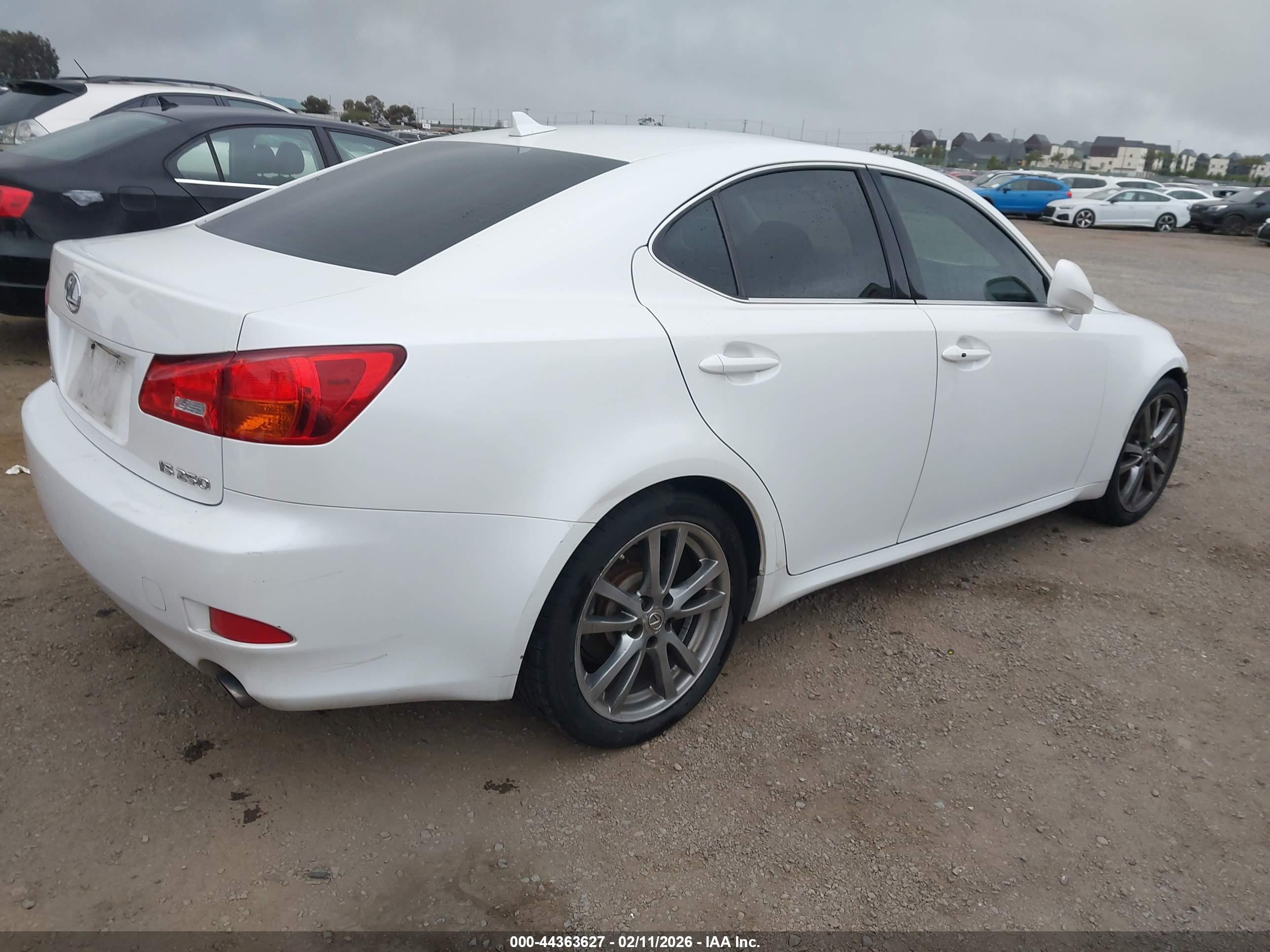 LEXUS IS image 4