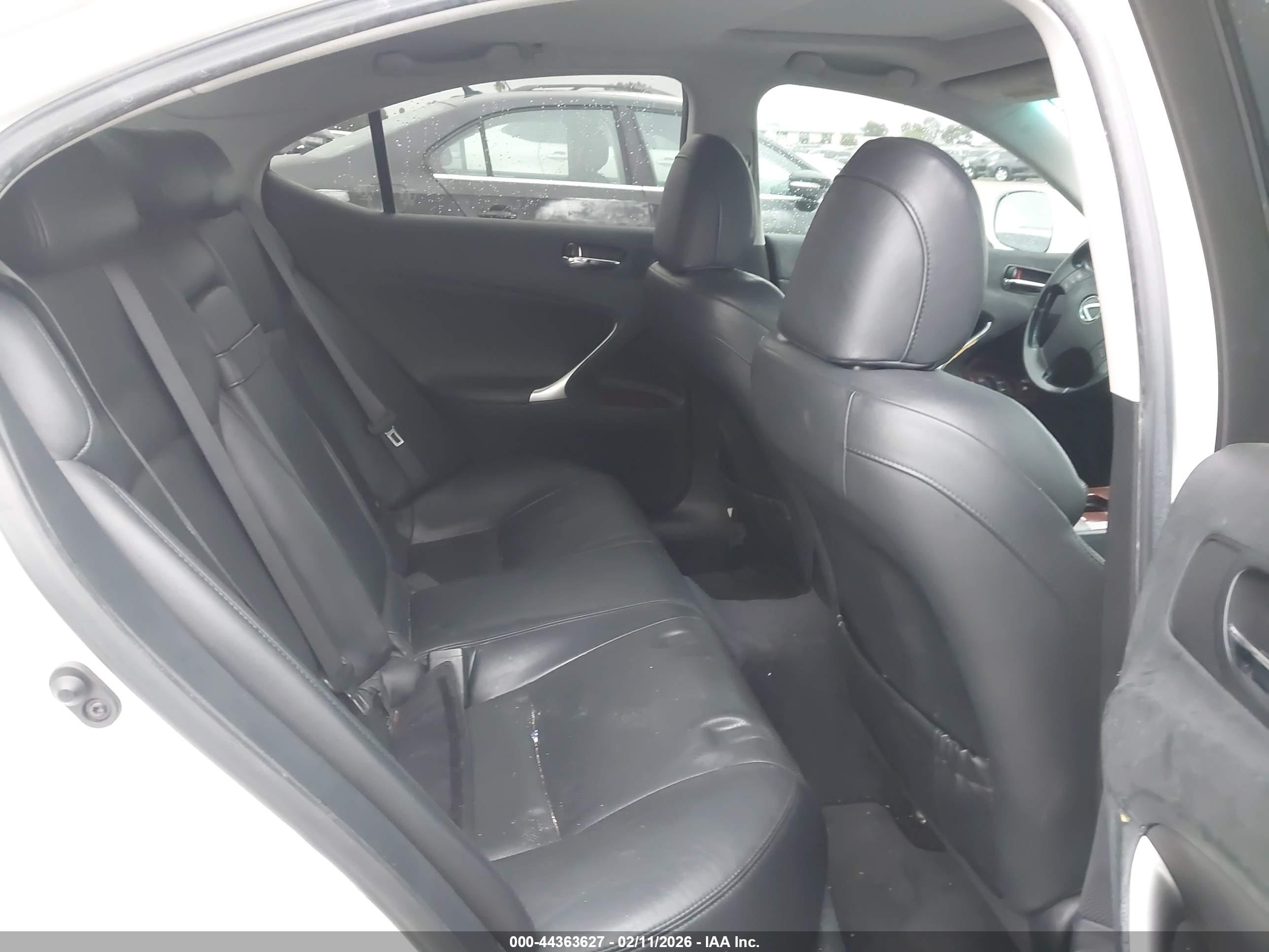 LEXUS IS image 8