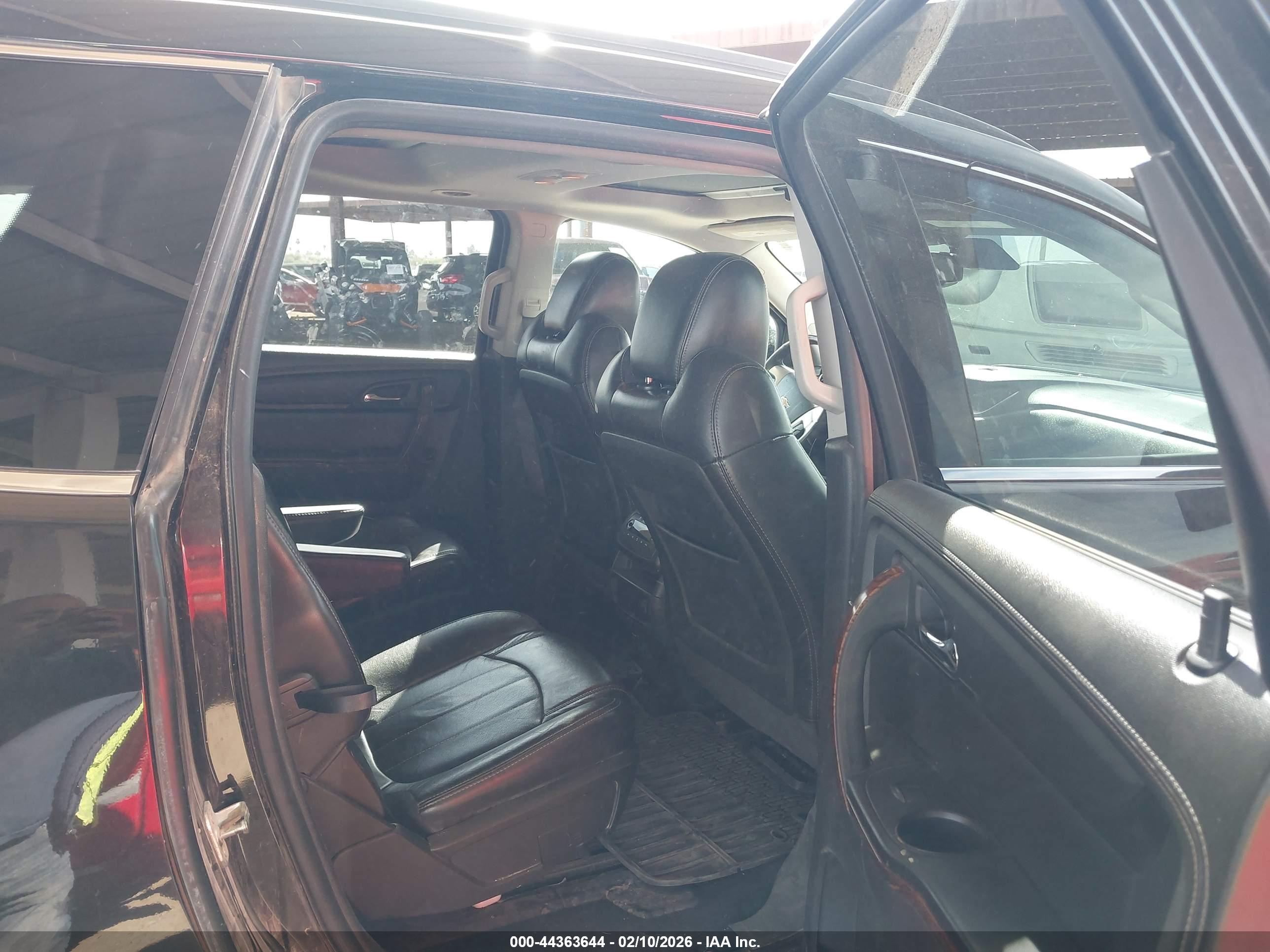 CHEVROLET TRAVERSE image 8