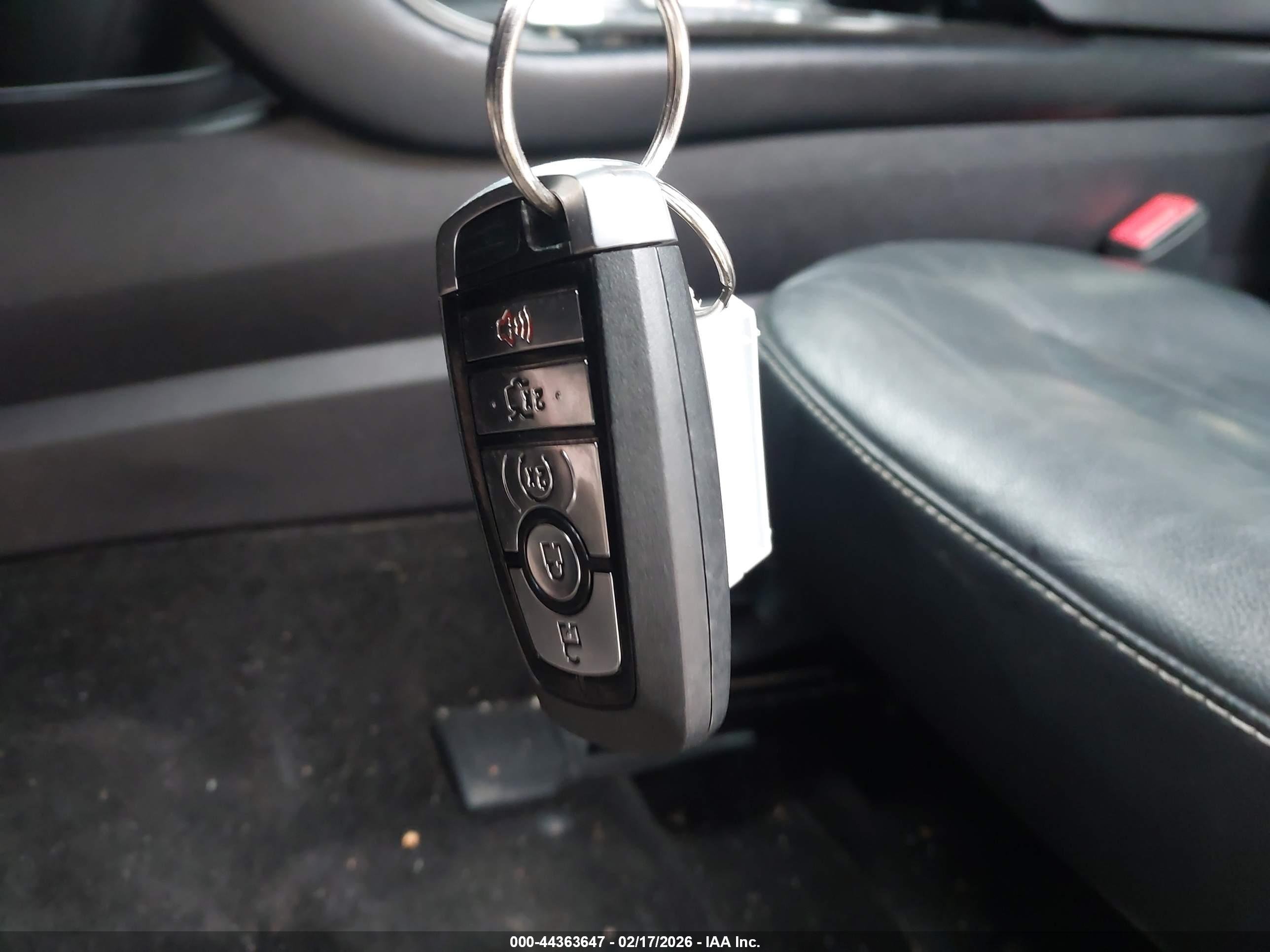 FORD FUSION image 11