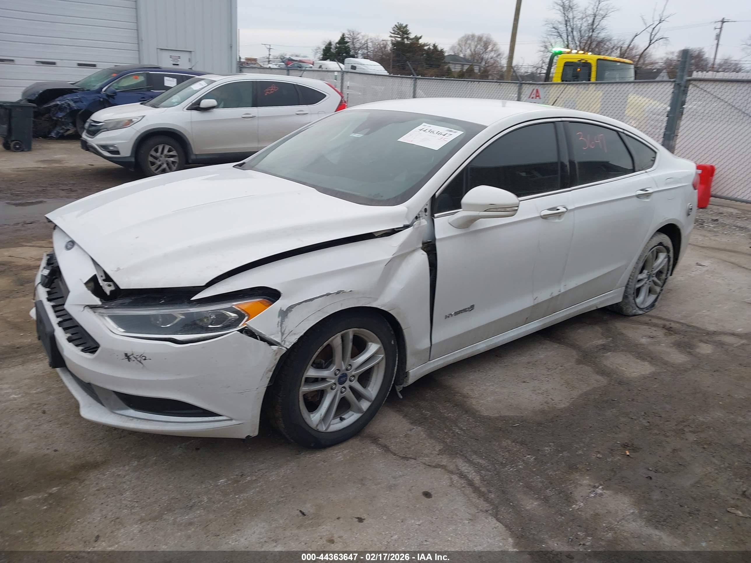 FORD FUSION image 2
