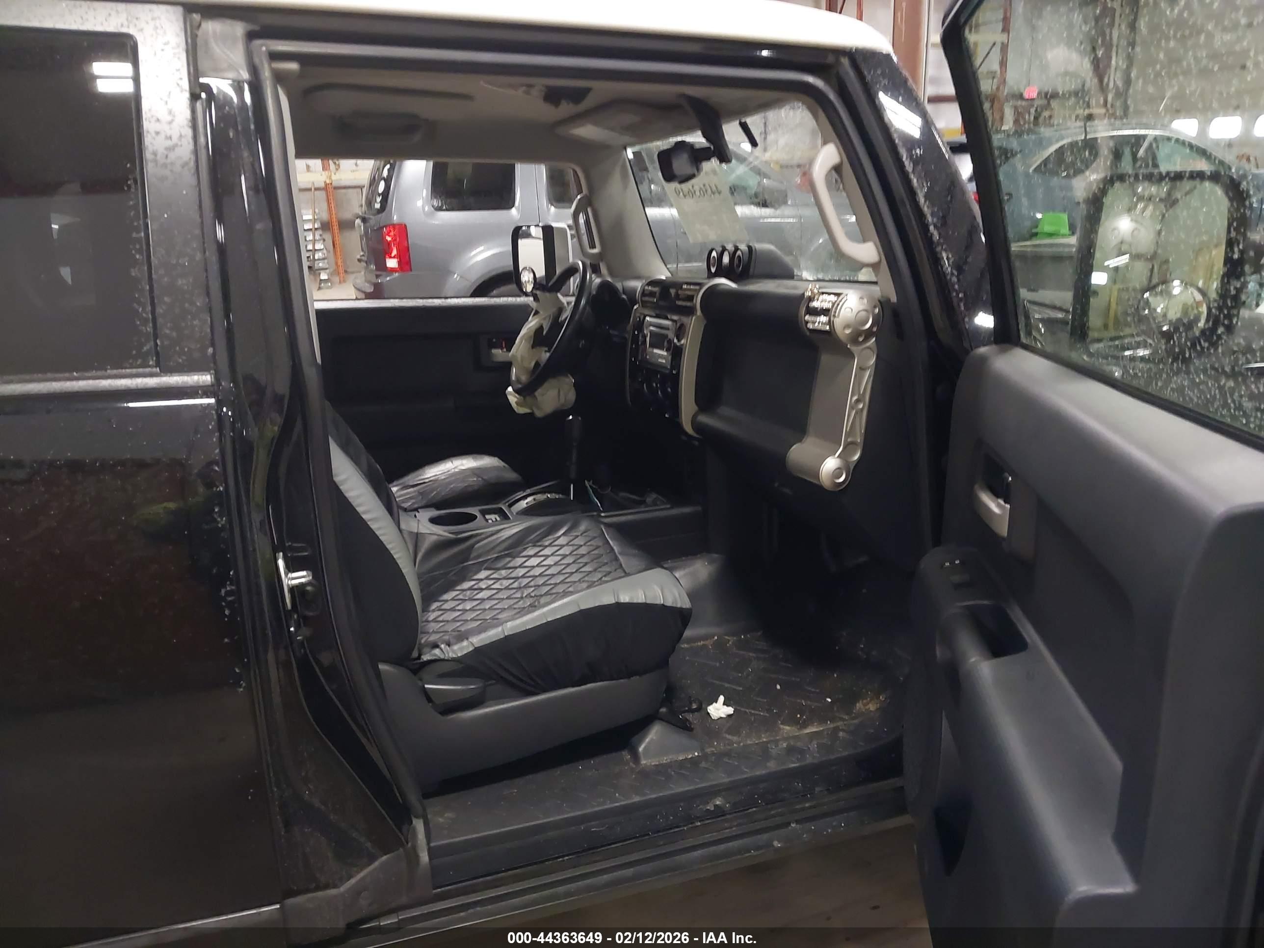 TOYOTA FJ image 5