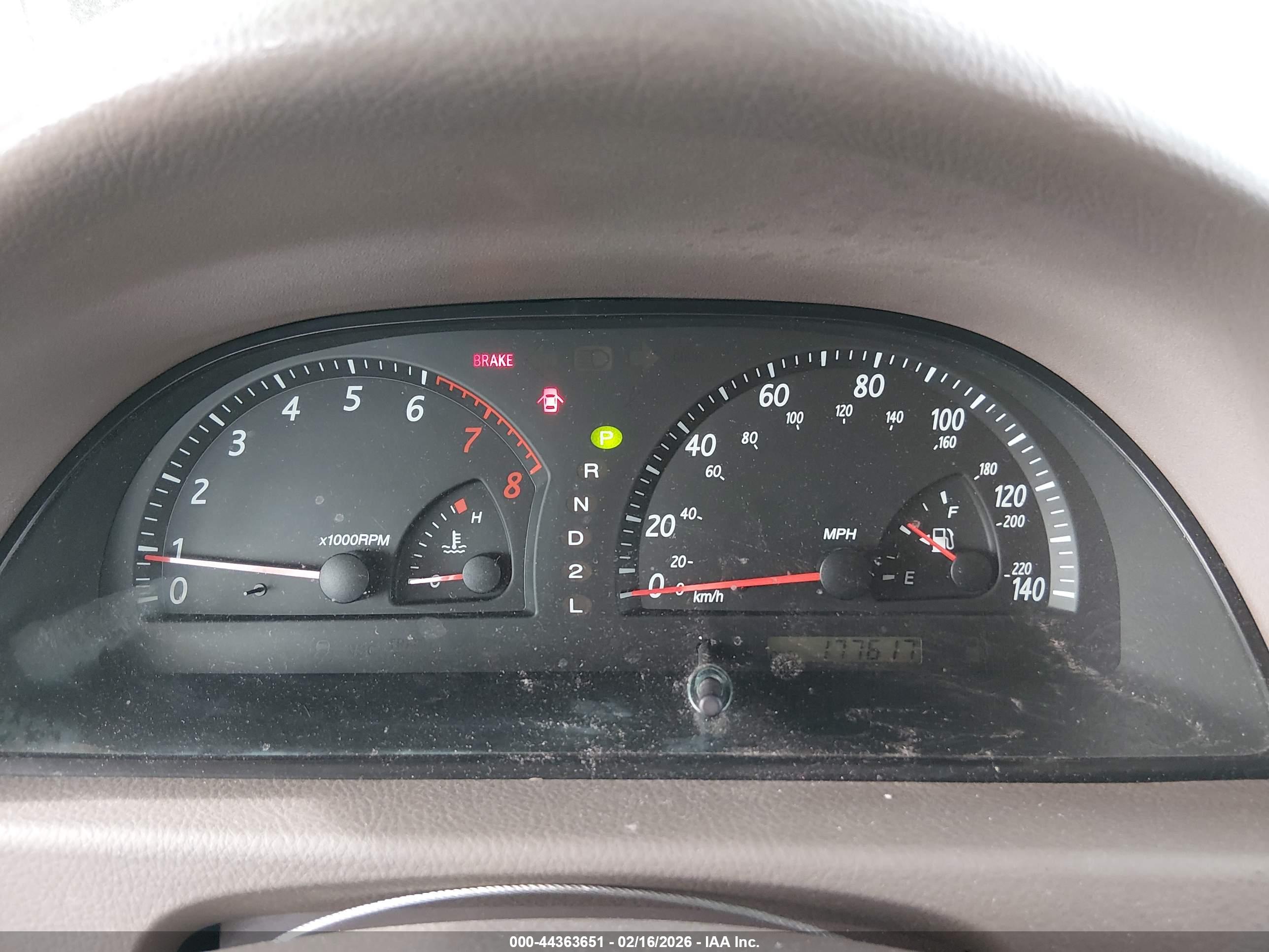 TOYOTA CAMRY image 7