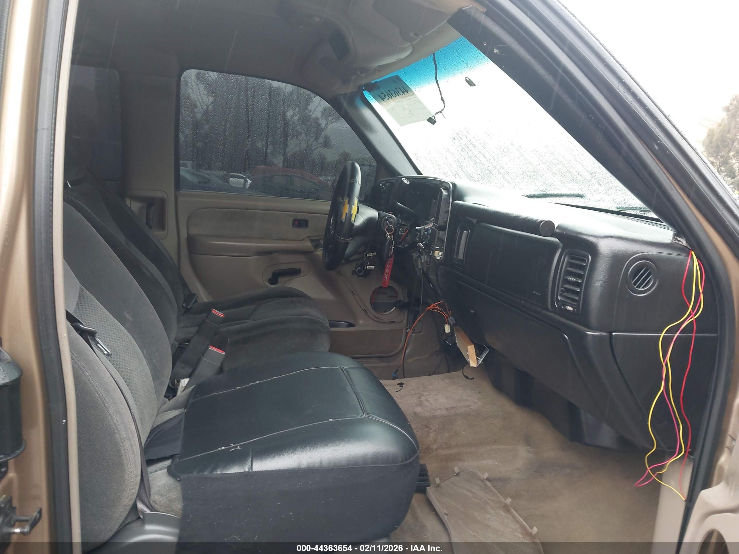 CHEVROLET SILVERADO image 5