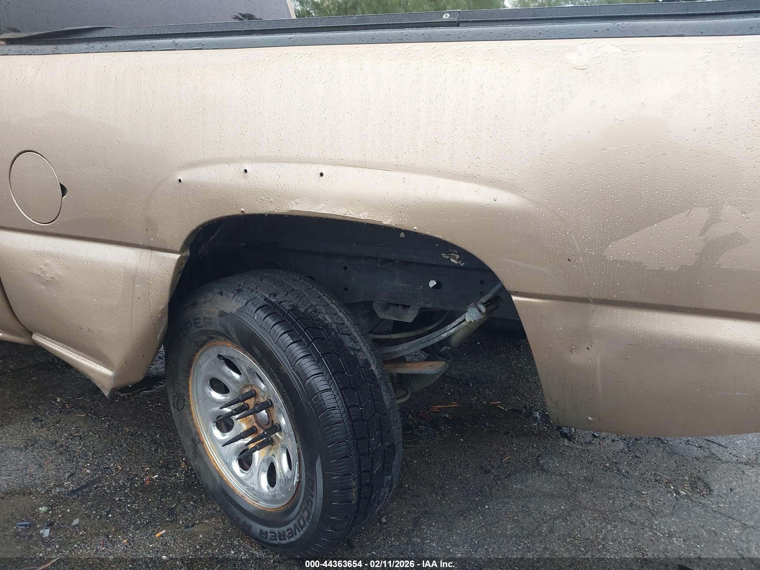 CHEVROLET SILVERADO image 6