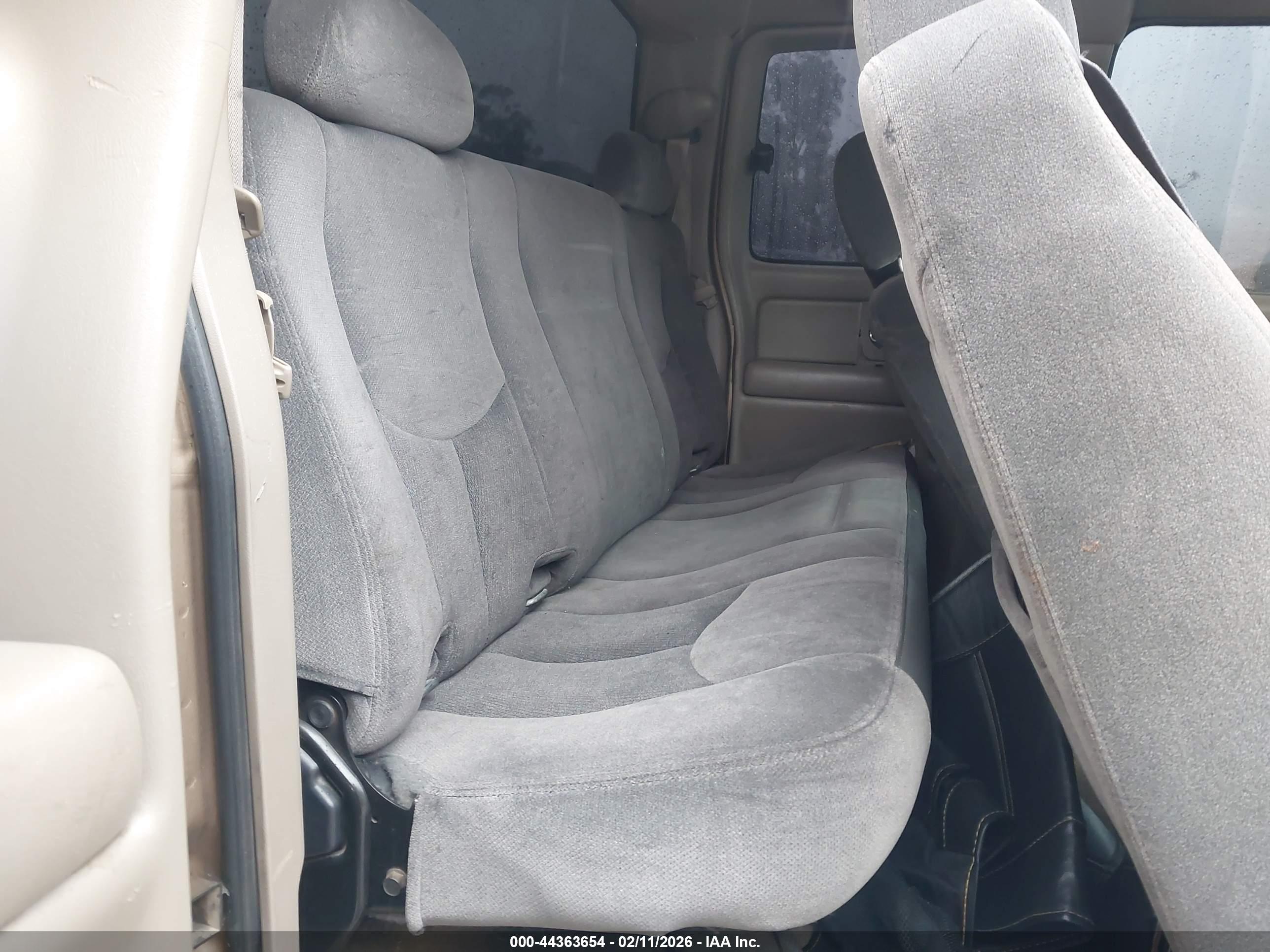 CHEVROLET SILVERADO image 8