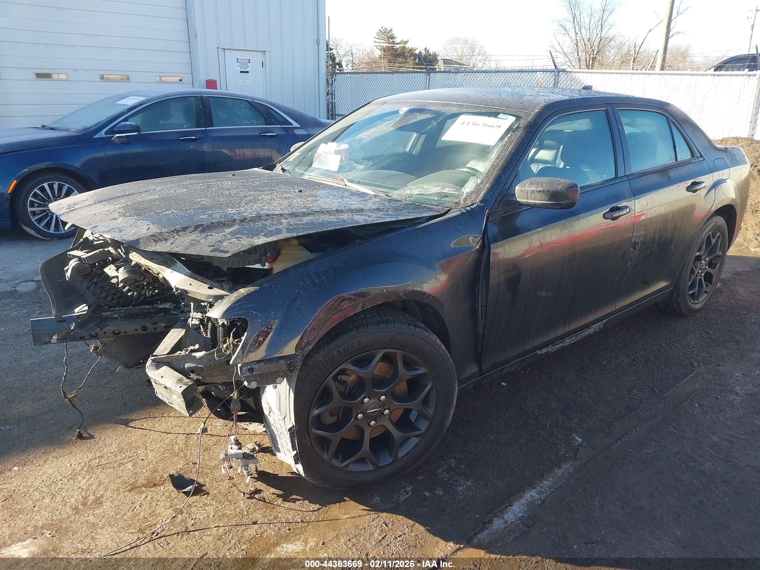 CHRYSLER 300 image 2