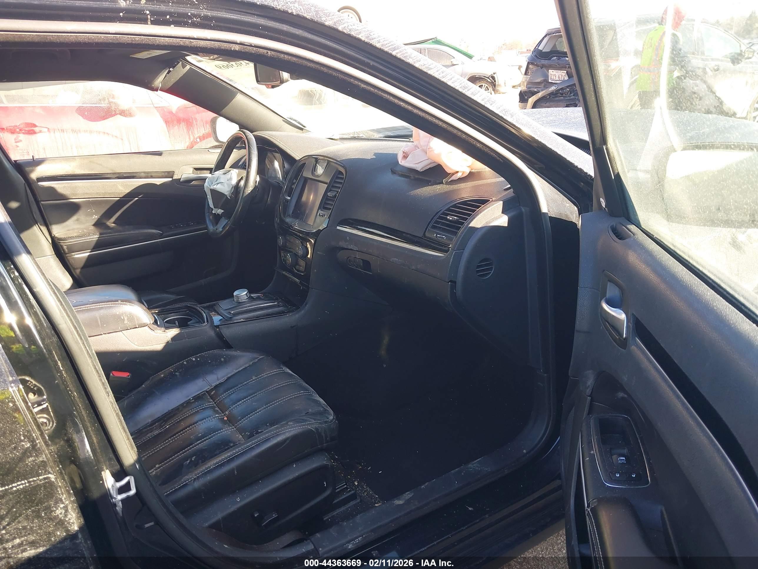 CHRYSLER 300 image 5
