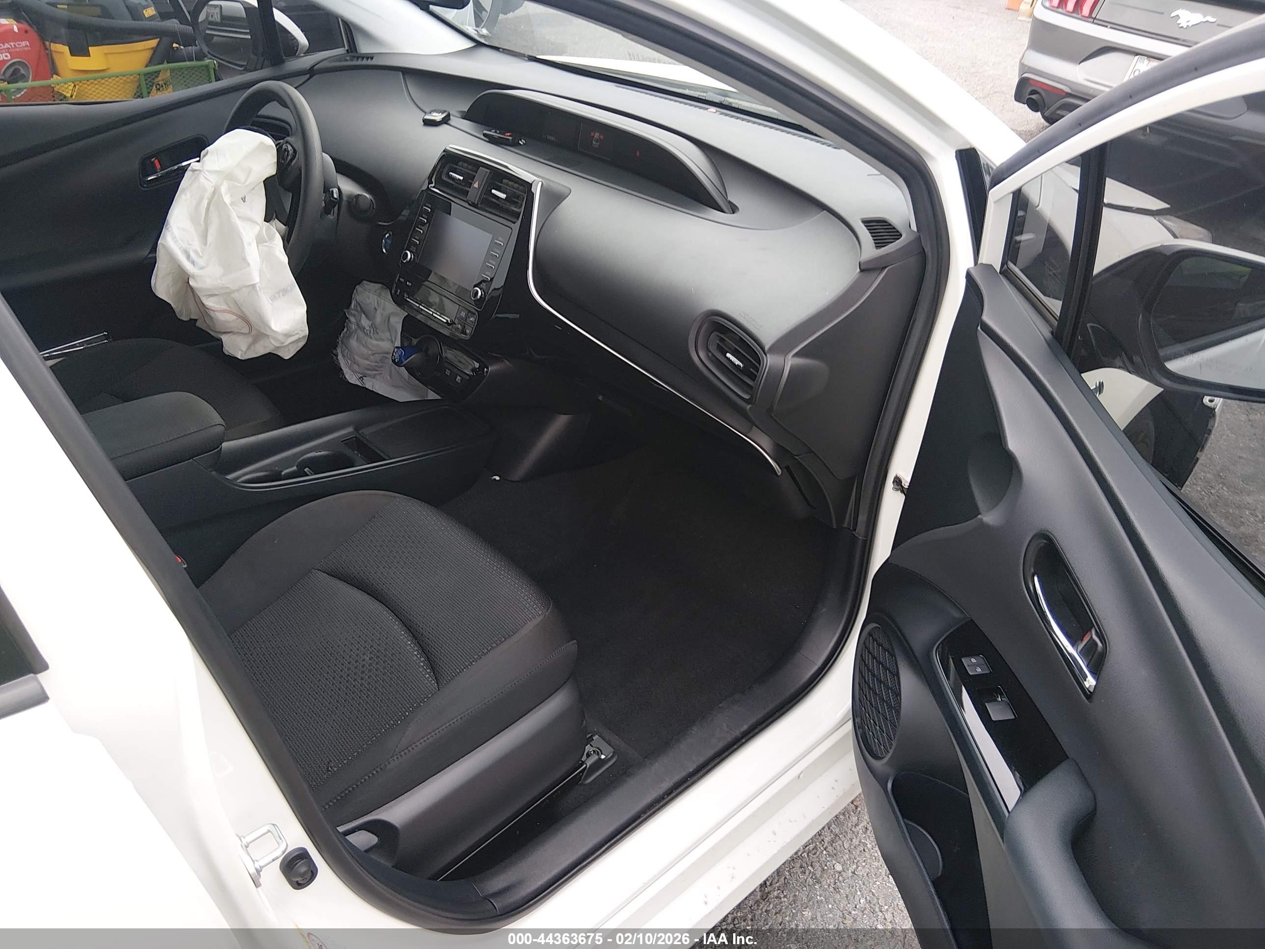 TOYOTA PRIUS image 5