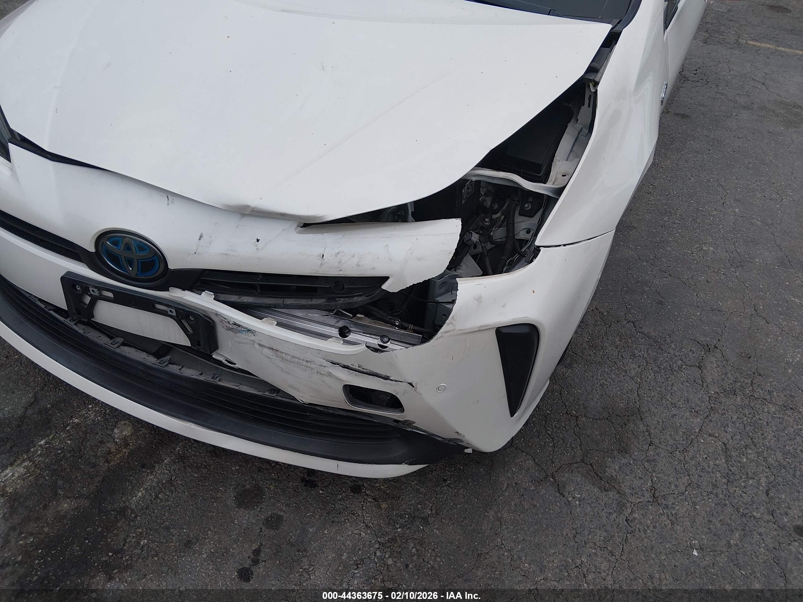 TOYOTA PRIUS image 6