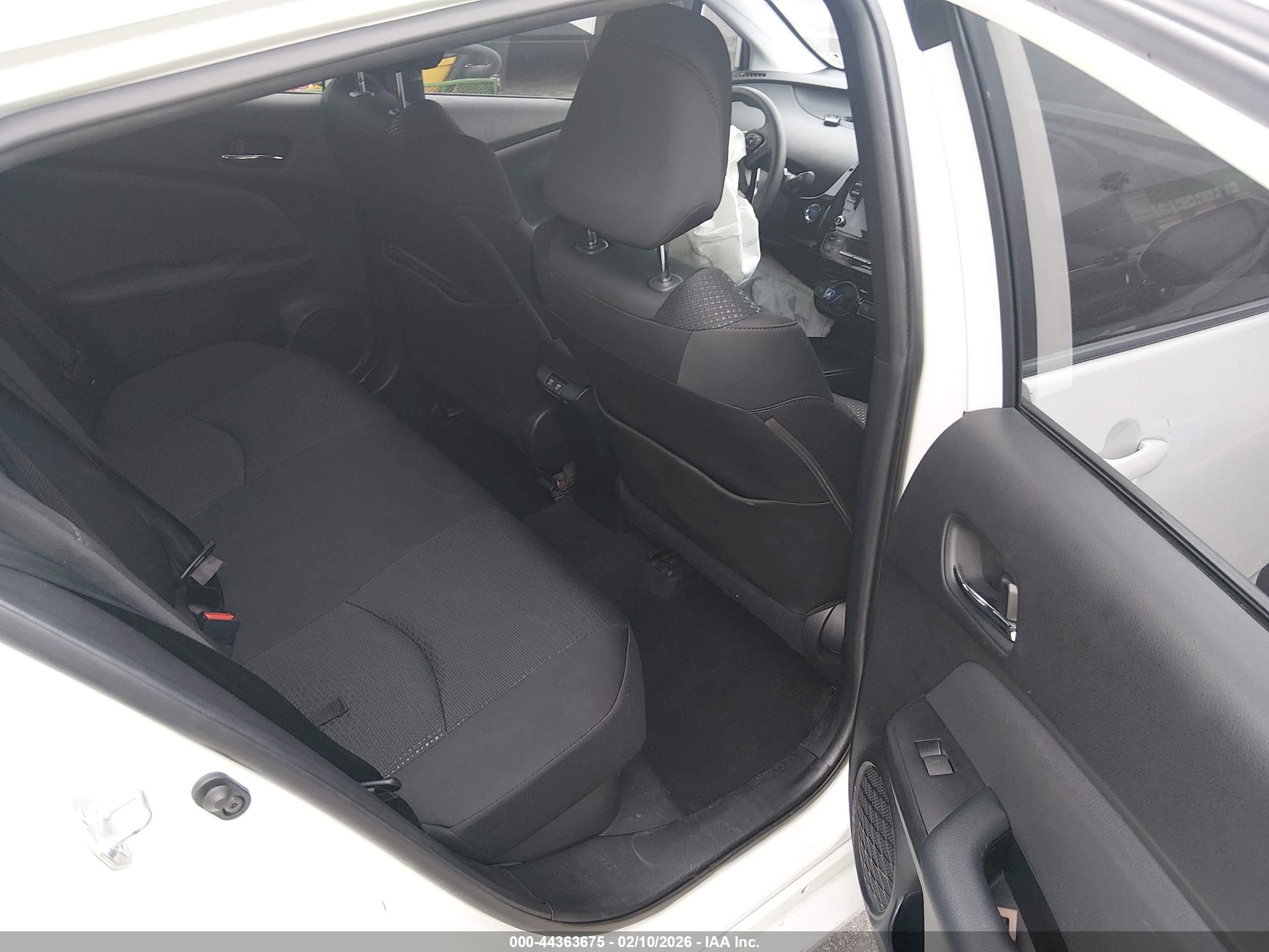 TOYOTA PRIUS image 8