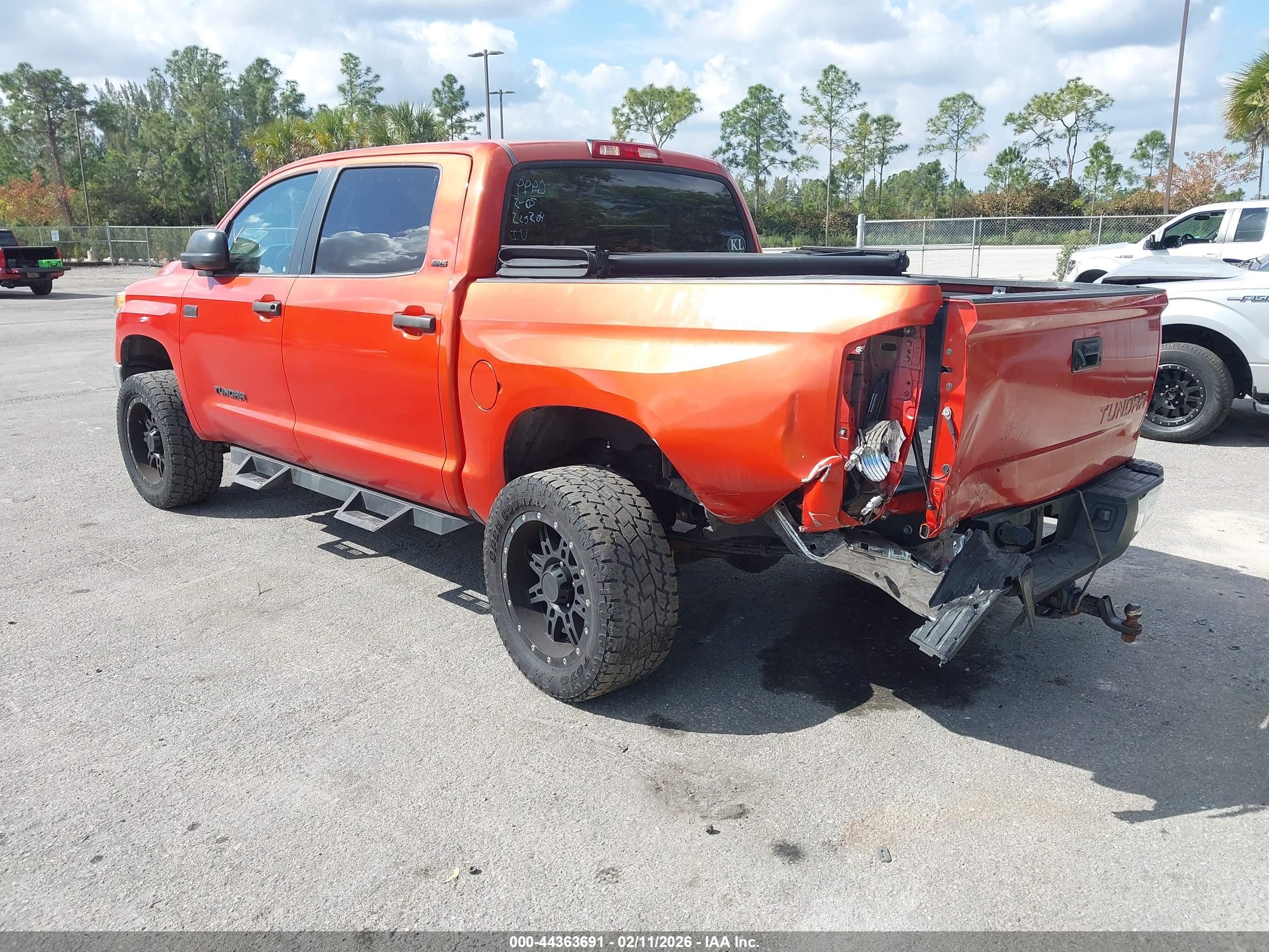 TOYOTA TUNDRA image 3