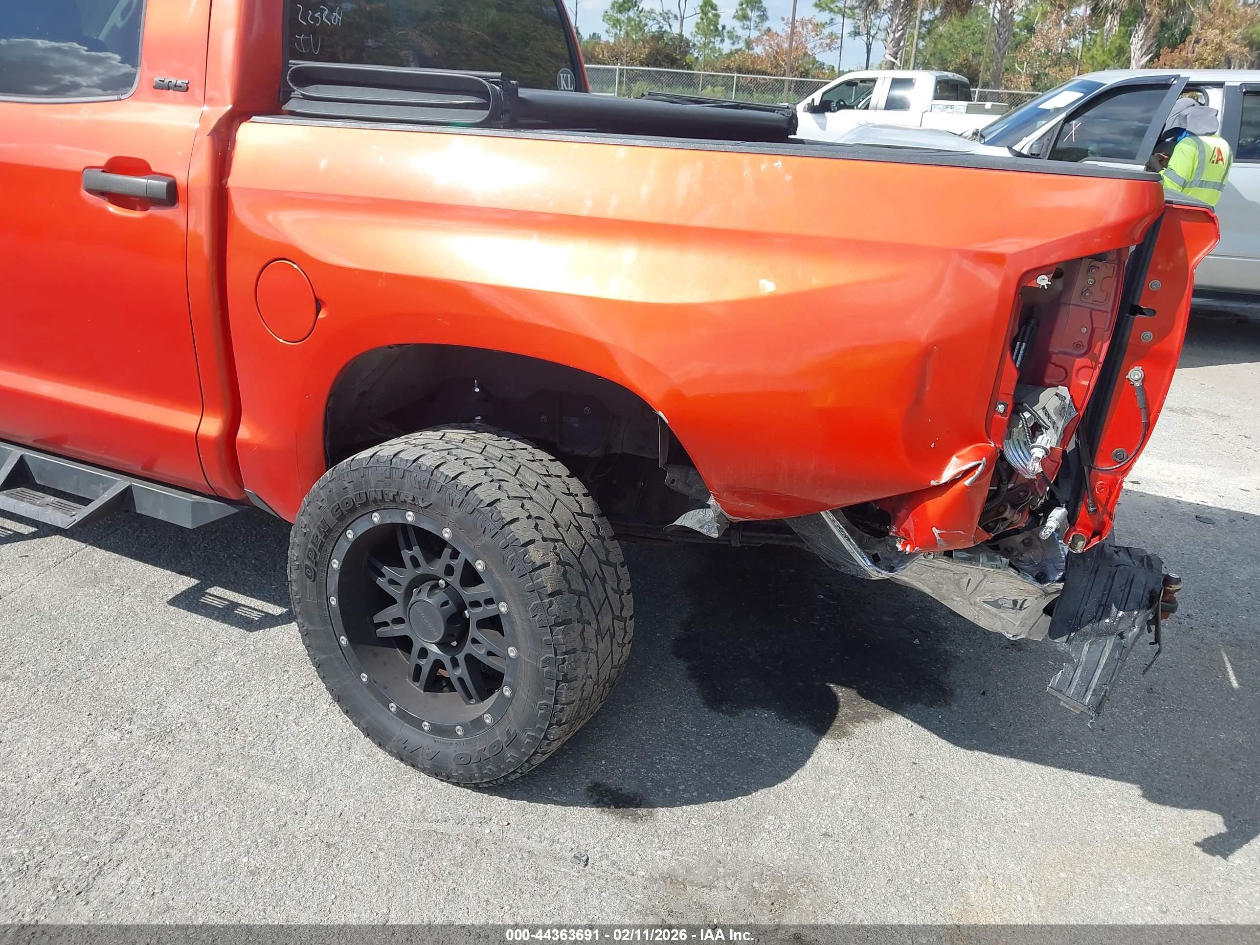 TOYOTA TUNDRA image 6