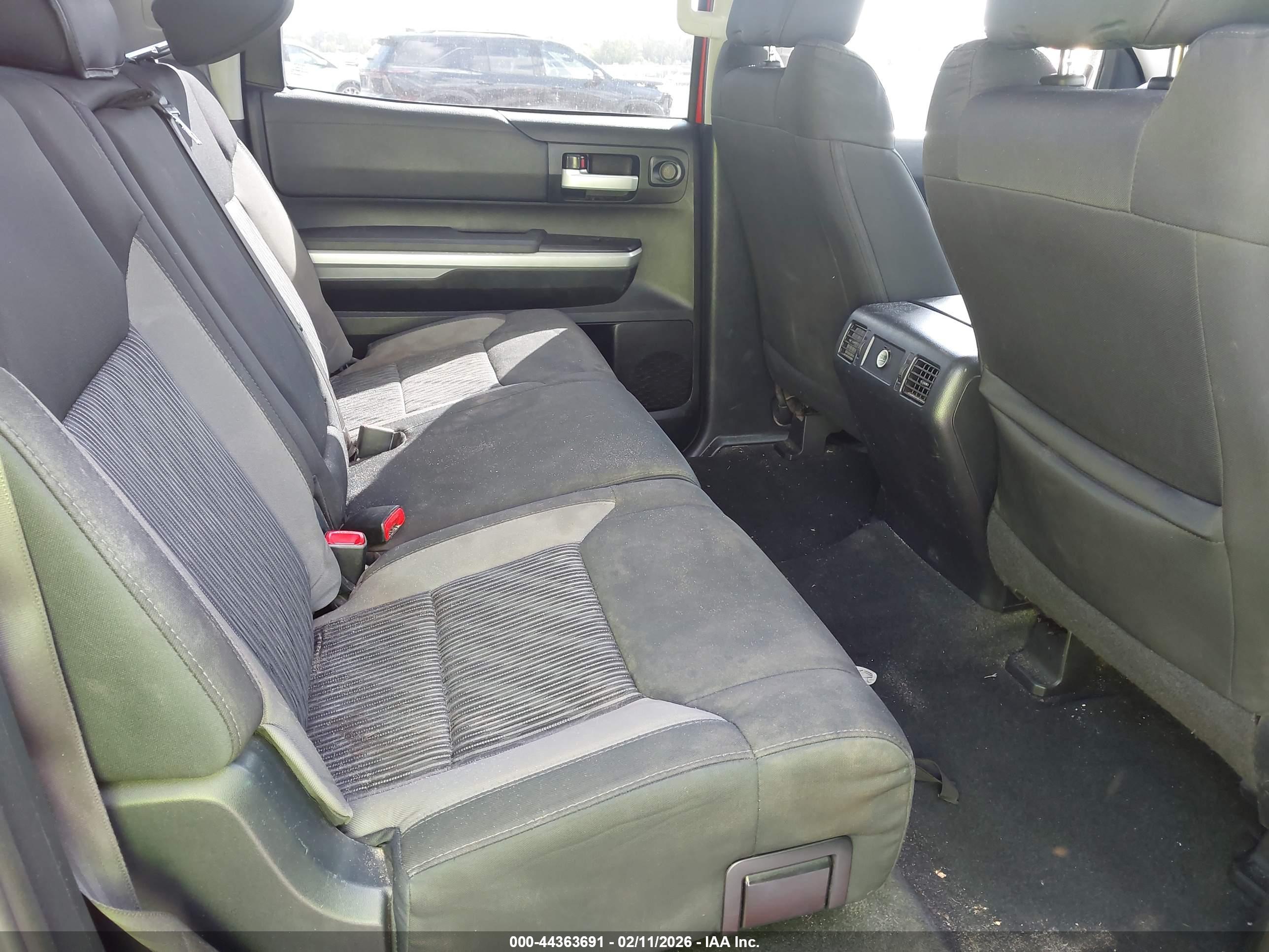 TOYOTA TUNDRA image 8