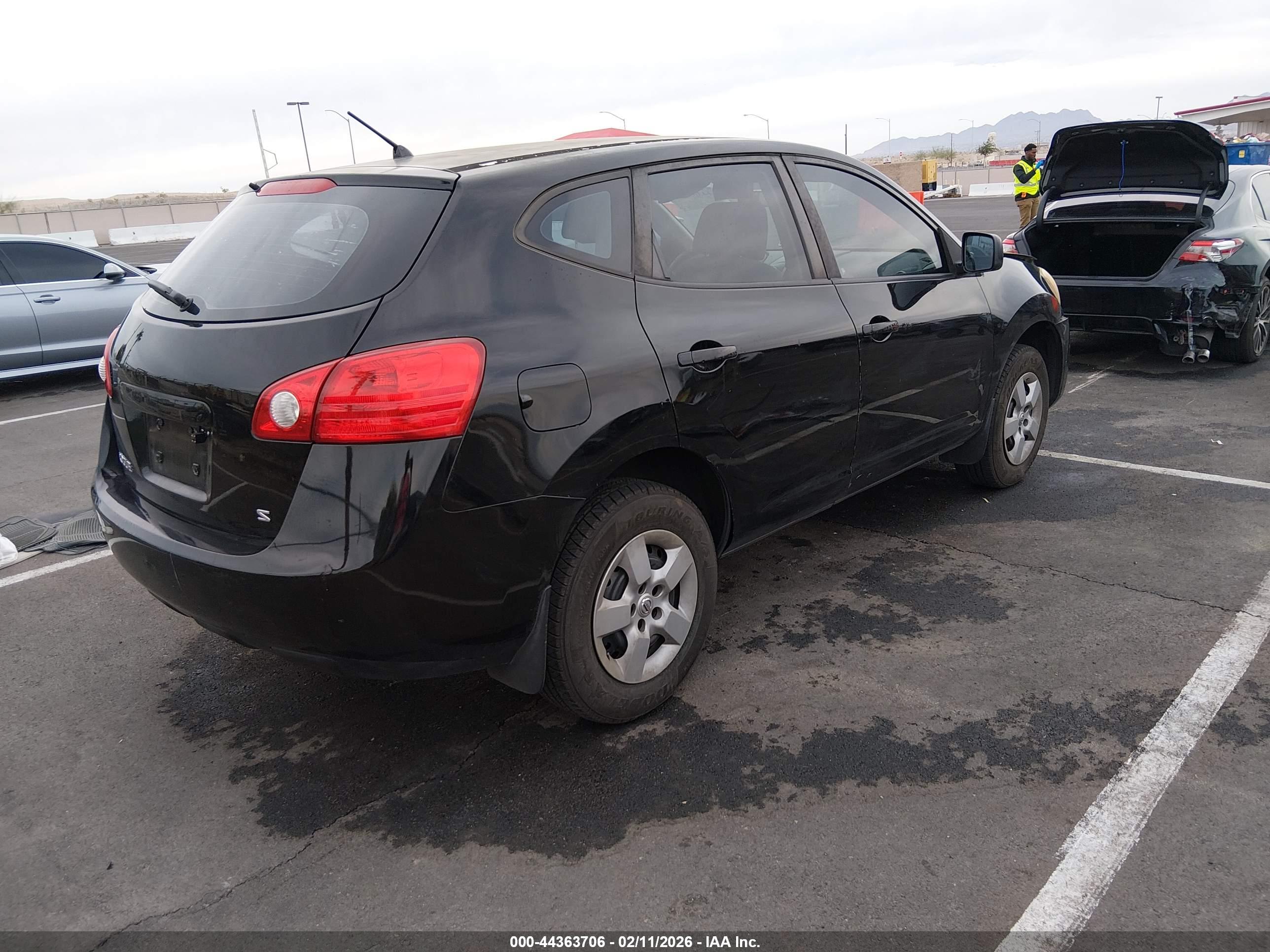 NISSAN ROGUE image 4