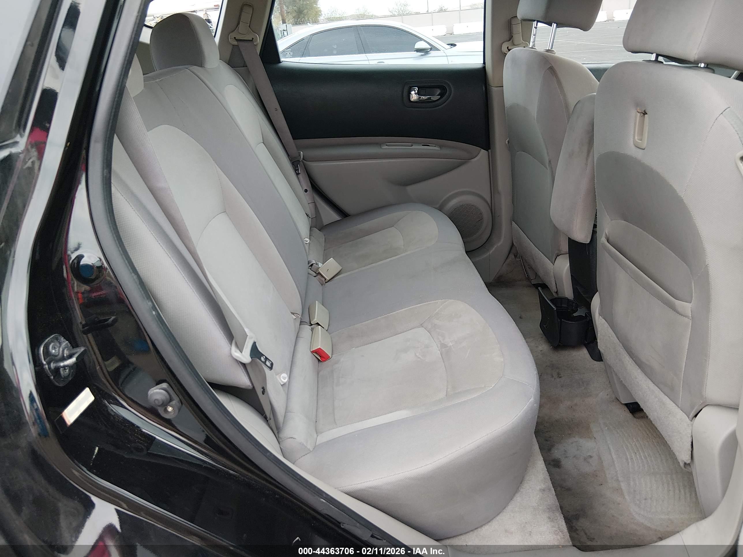 NISSAN ROGUE image 8