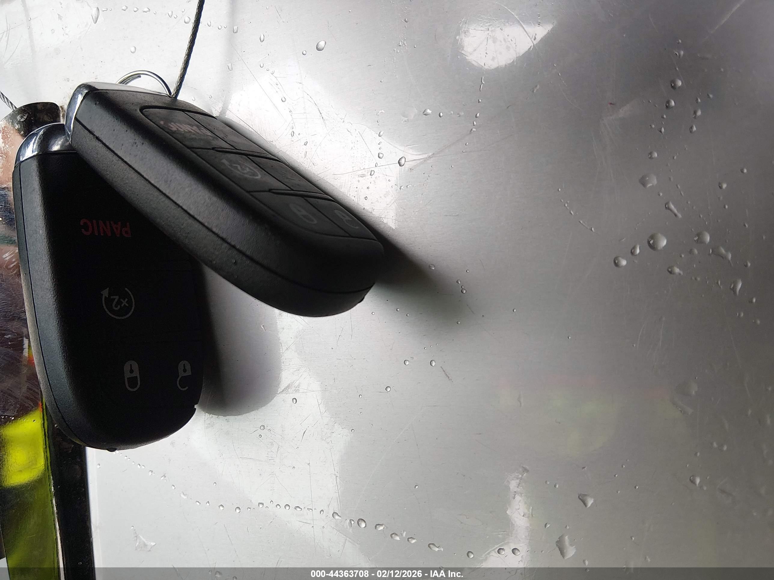 JEEP RENEGADE image 11