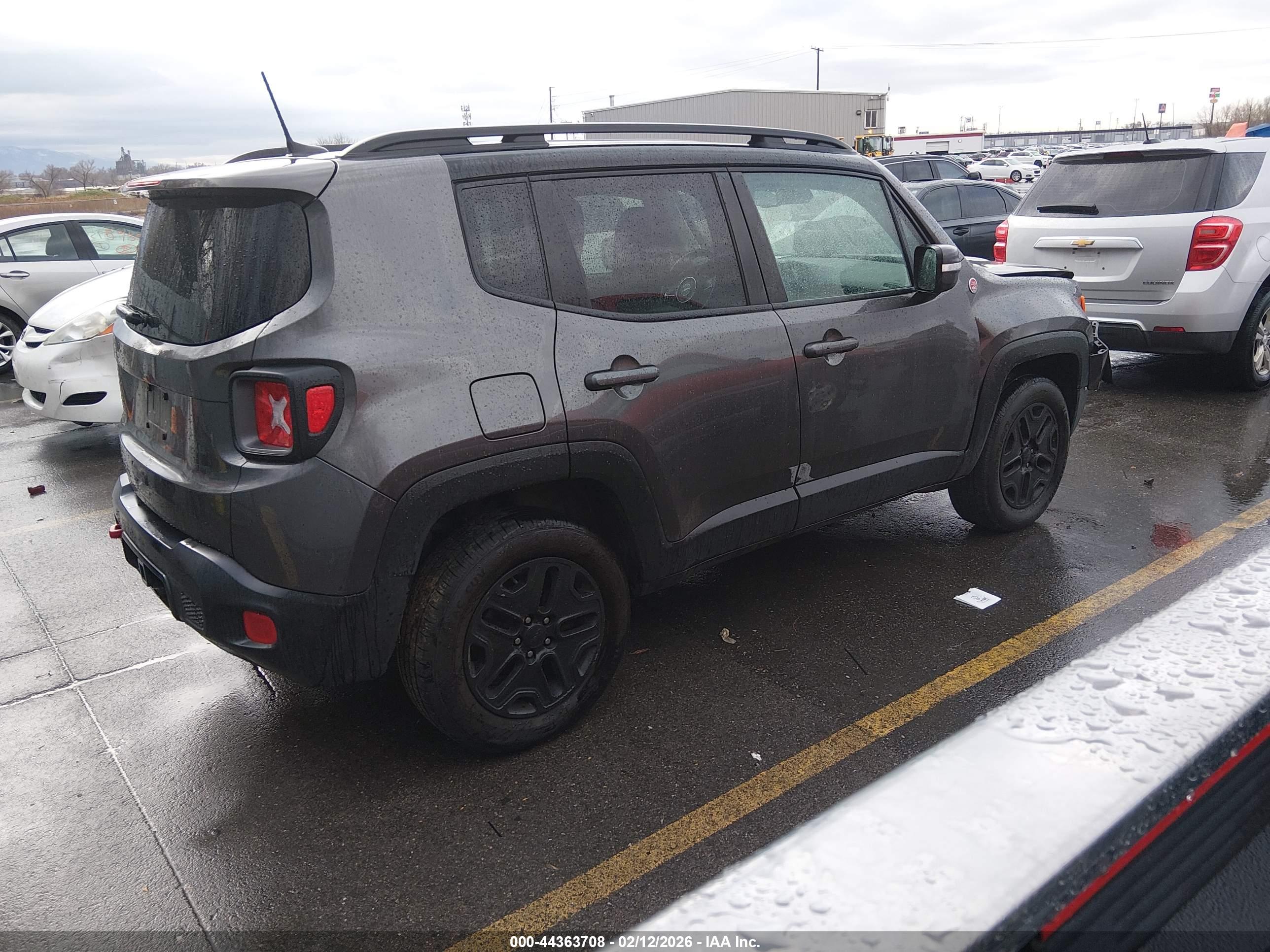 JEEP RENEGADE image 4