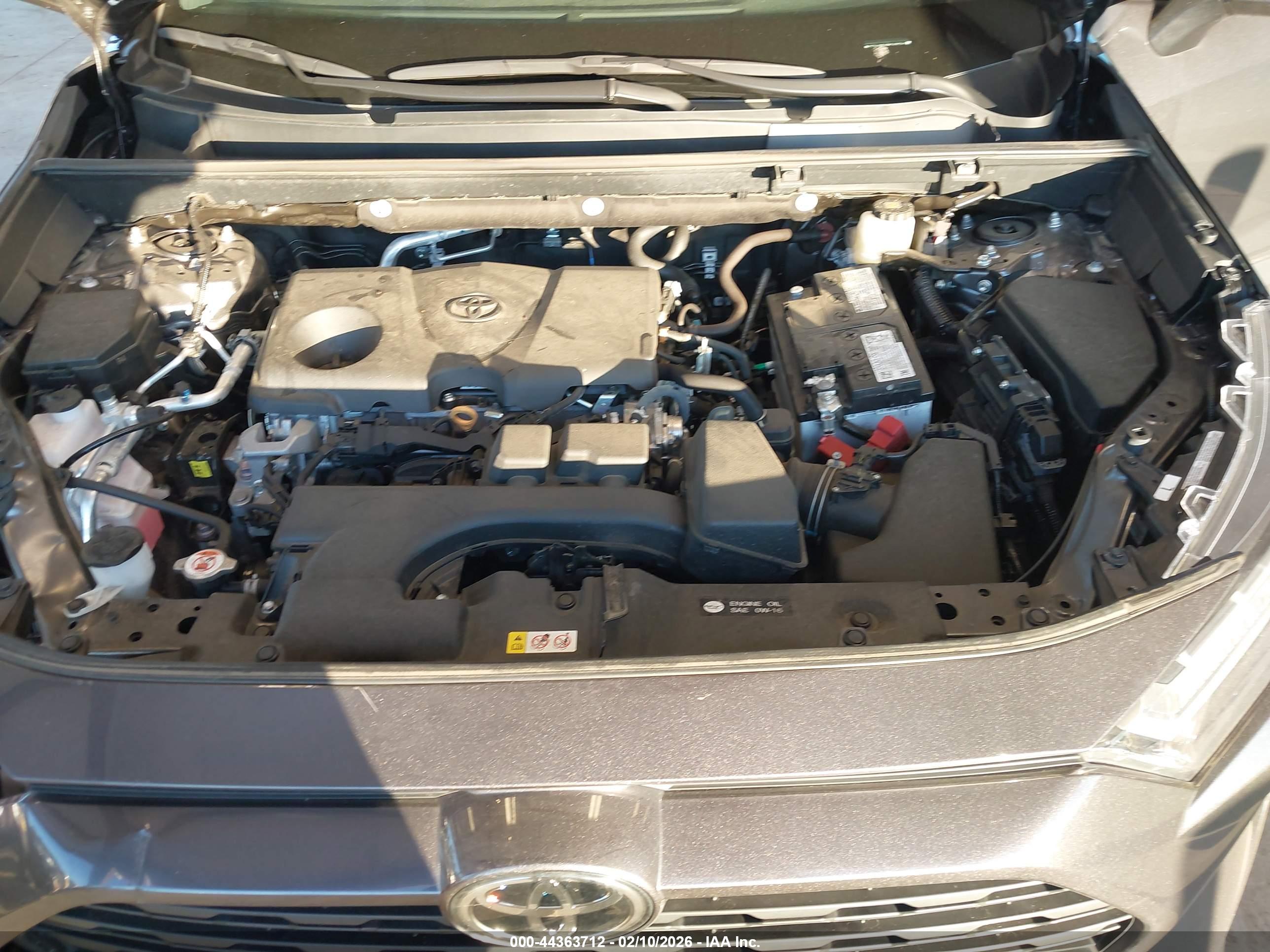 TOYOTA RAV4 image 10